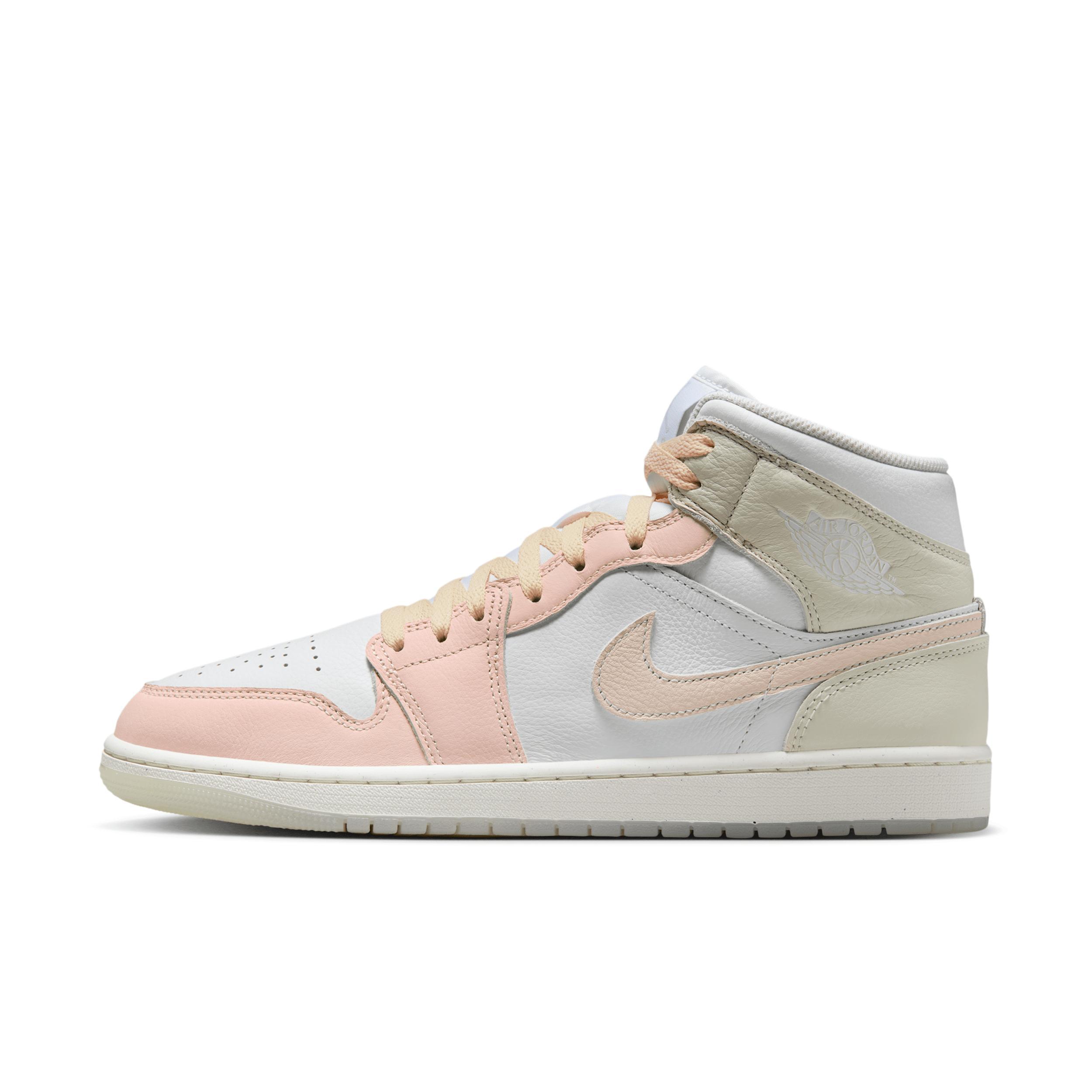 Men's Air Jordan 1 Mid SE Shoes Product Image