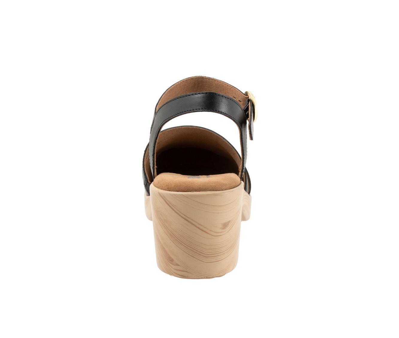 Women's Softwalk Fillmore Clogs Product Image