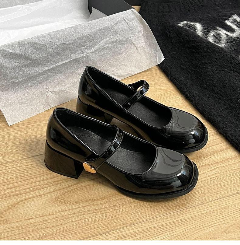 Chunky Heel Heart Buckle Mary Jane Shoes Product Image