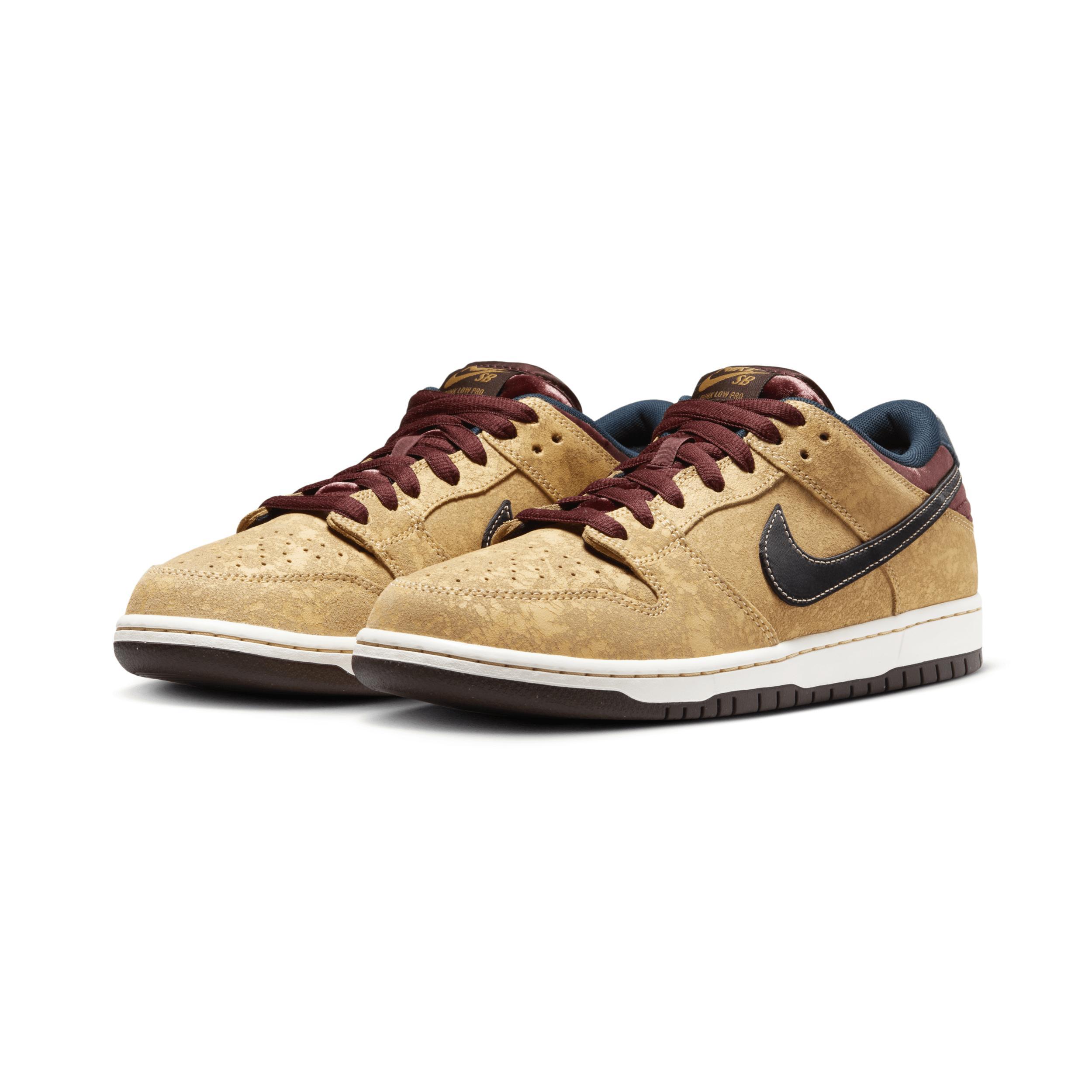 Men's Nike SB Dunk Low Pro Skate Shoes Product Image