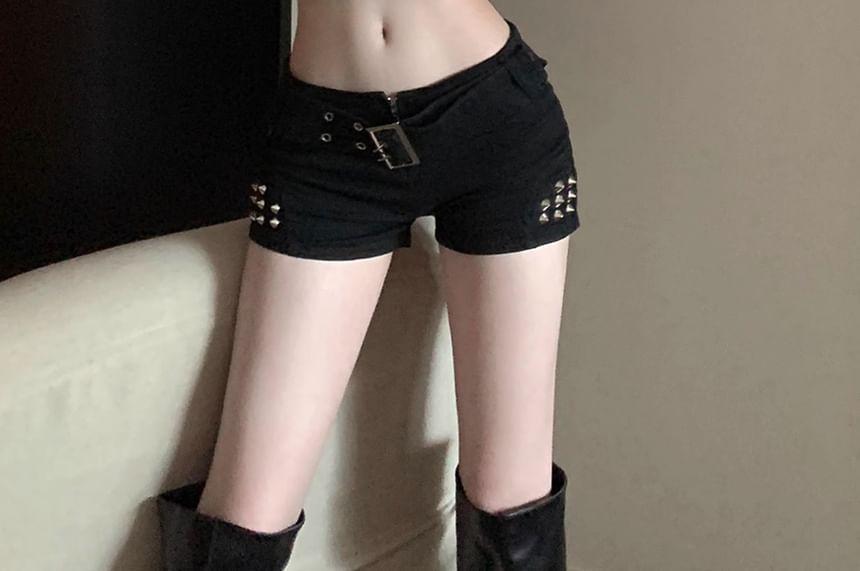 Low Waist Plain Belted Studded Denim Shorts Product Image