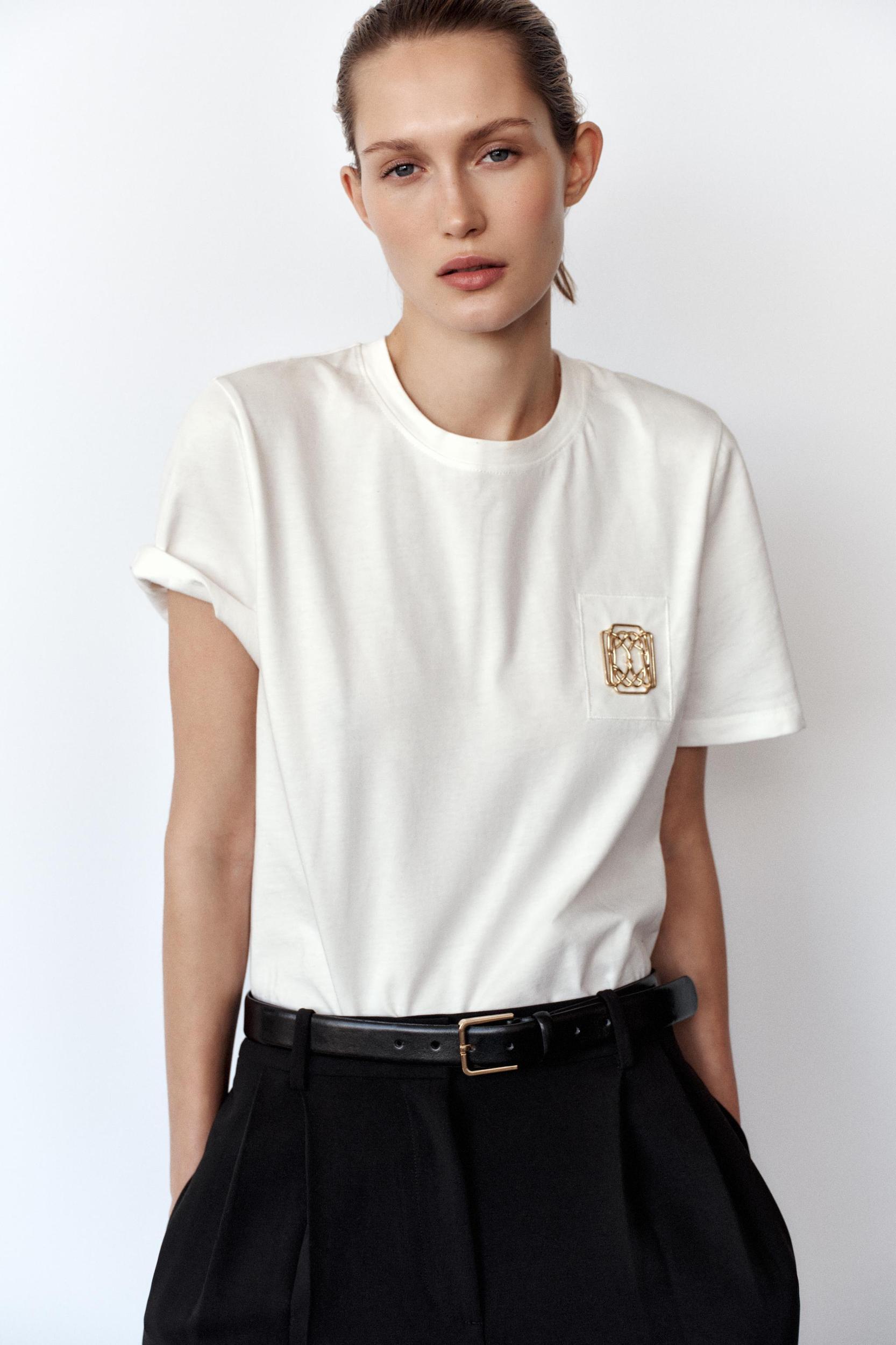 BROOCH T-SHIRT Product Image
