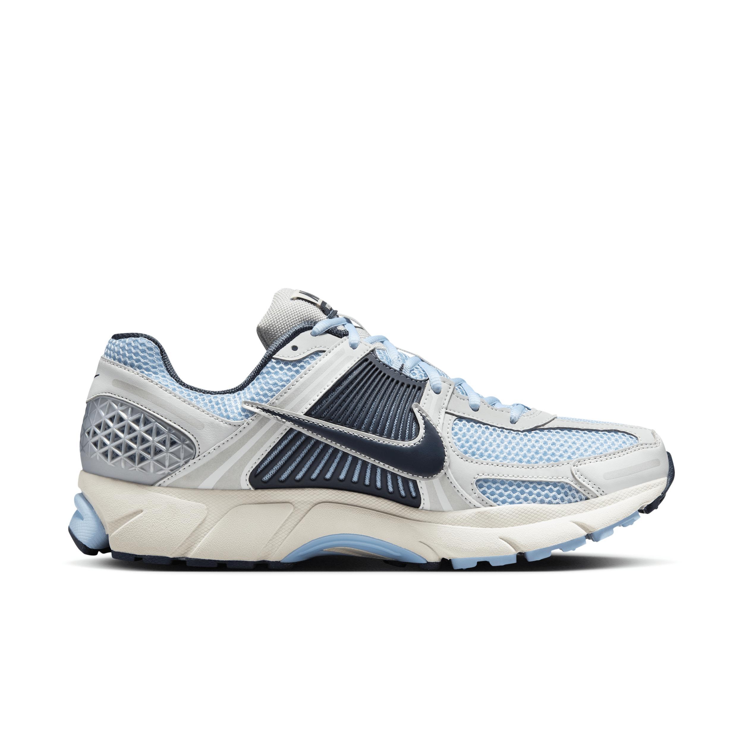 Nike Men's Zoom Vomero 5 Shoes Product Image