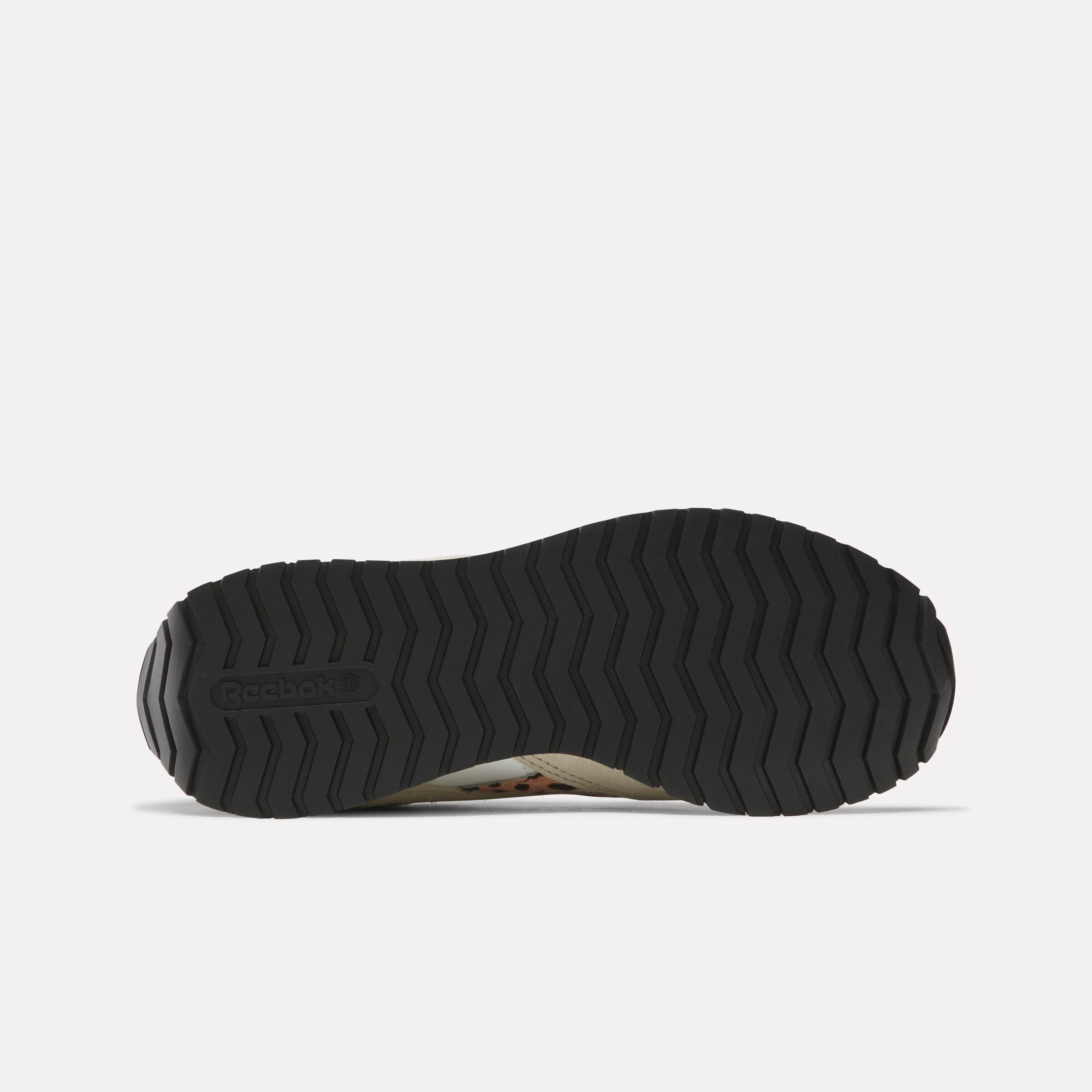 Women's Classic AZ Shoes Product Image