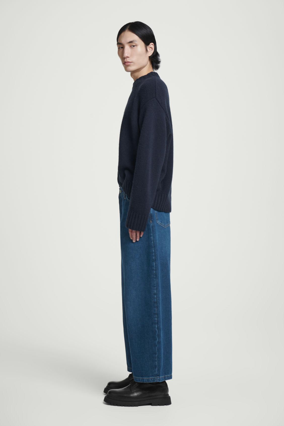 CASK BARREL-LEG JEANS Product Image