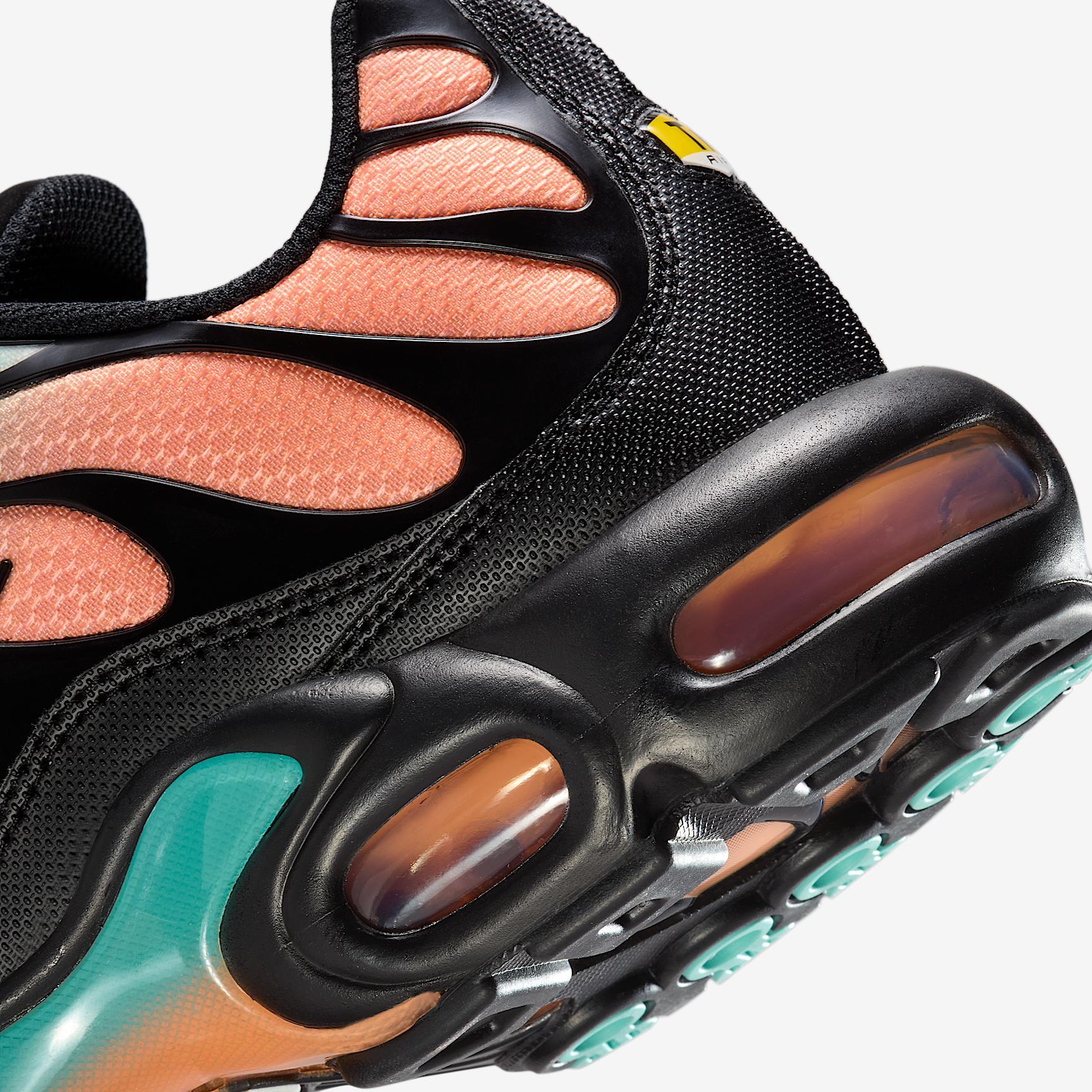 Nike Men's Air Max Plus Shoes Product Image