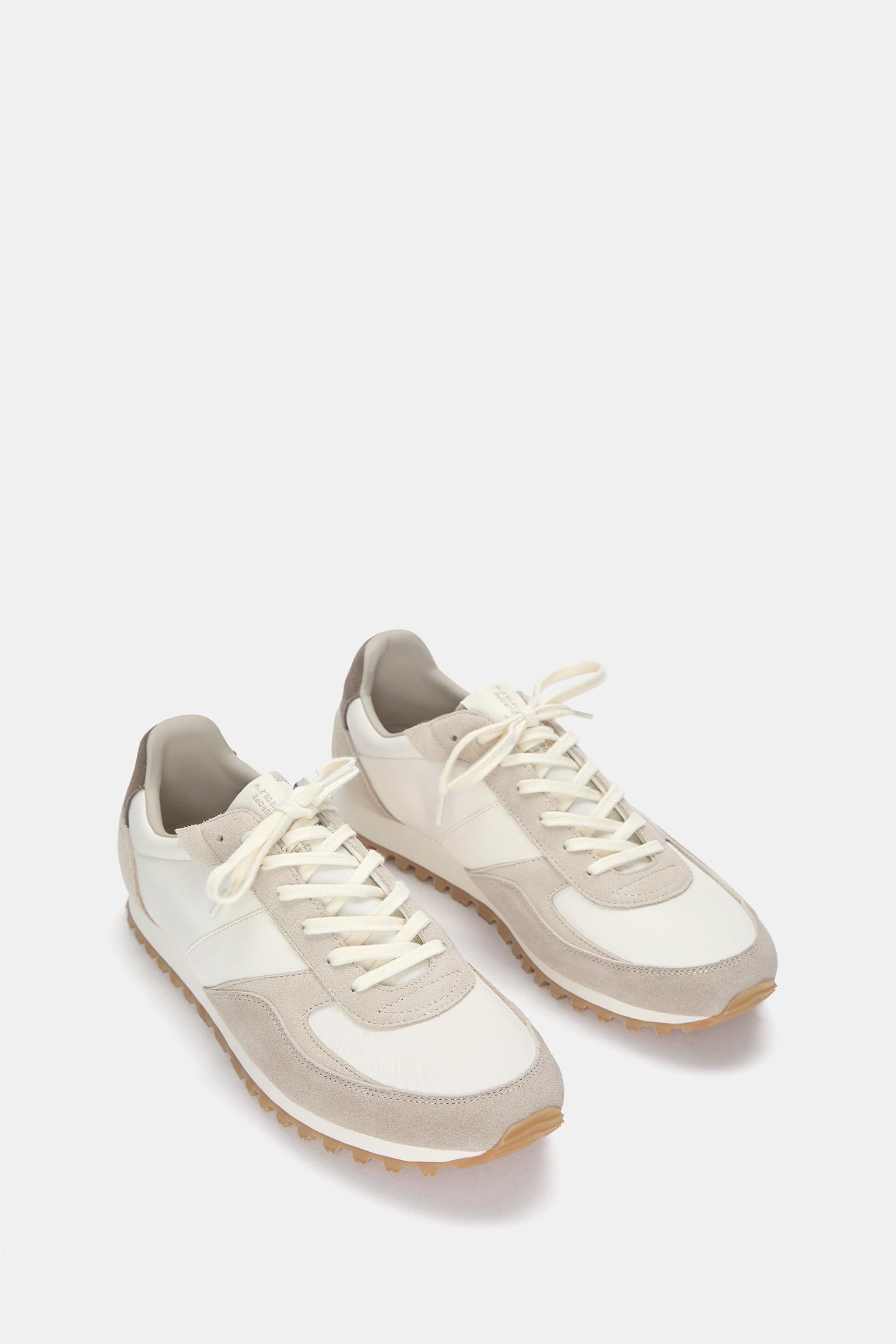 Casual sneakers Product Image