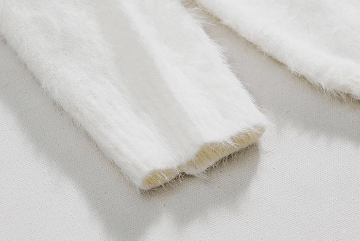RT No. 10339 MOHAIR KNITTED ROUND NECK SWEATER Product Image