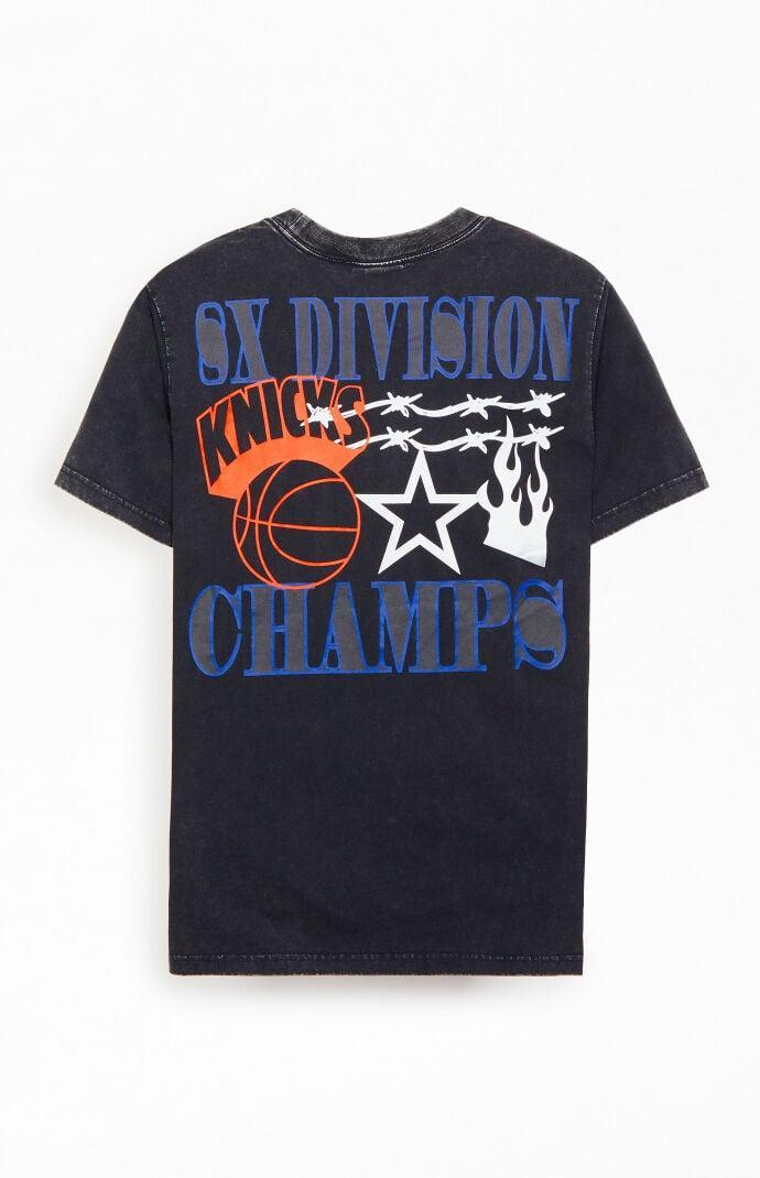 Mitchell & Ness Men's New York Knicks Title T-Shirt Product Image