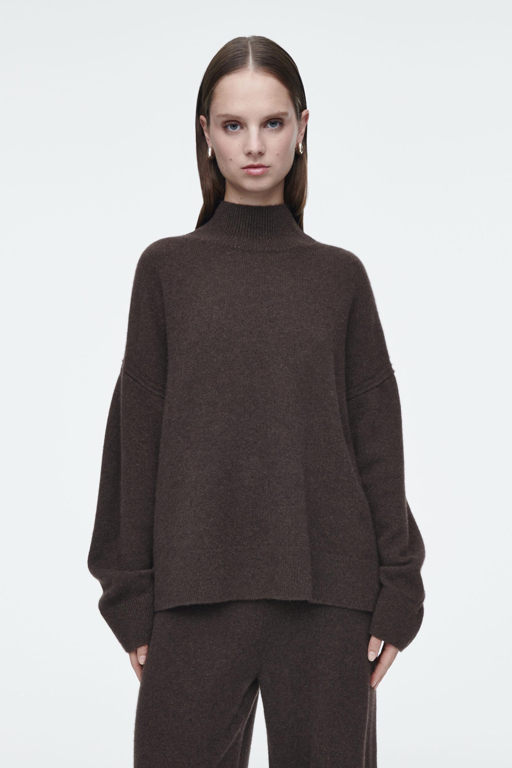 PURE CASHMERE TURTLENECK SWEATER Product Image