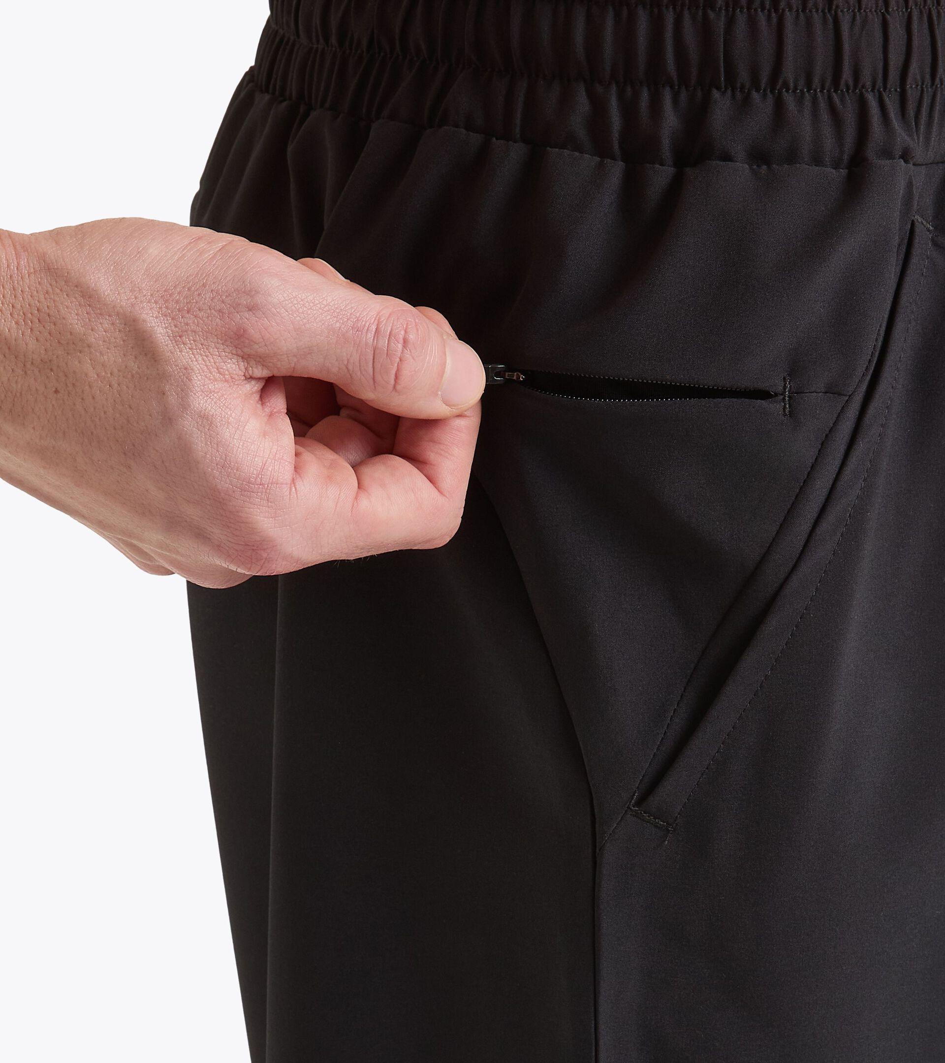SHORTS RUN 7 Product Image