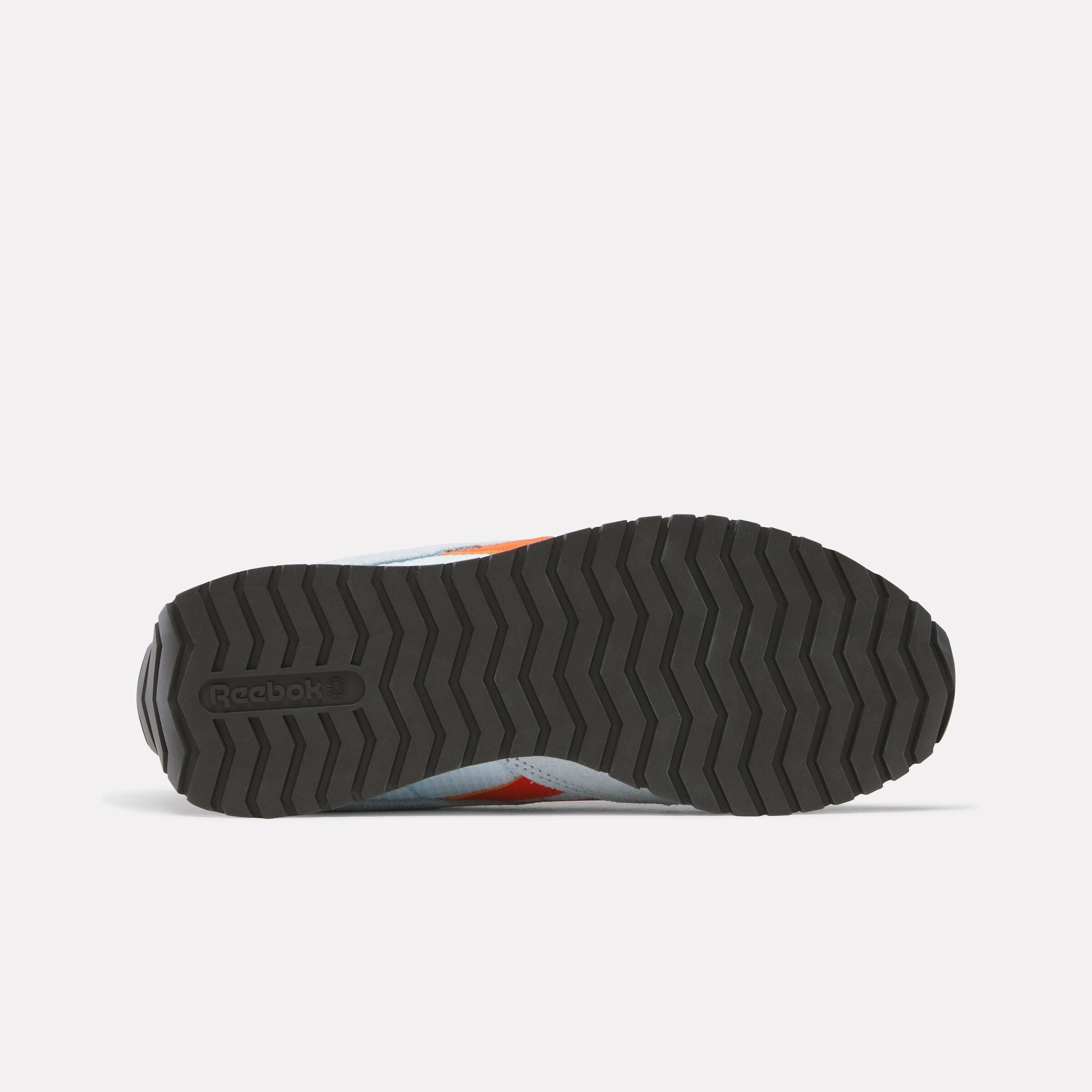 Women's Classic AZ Shoes Product Image
