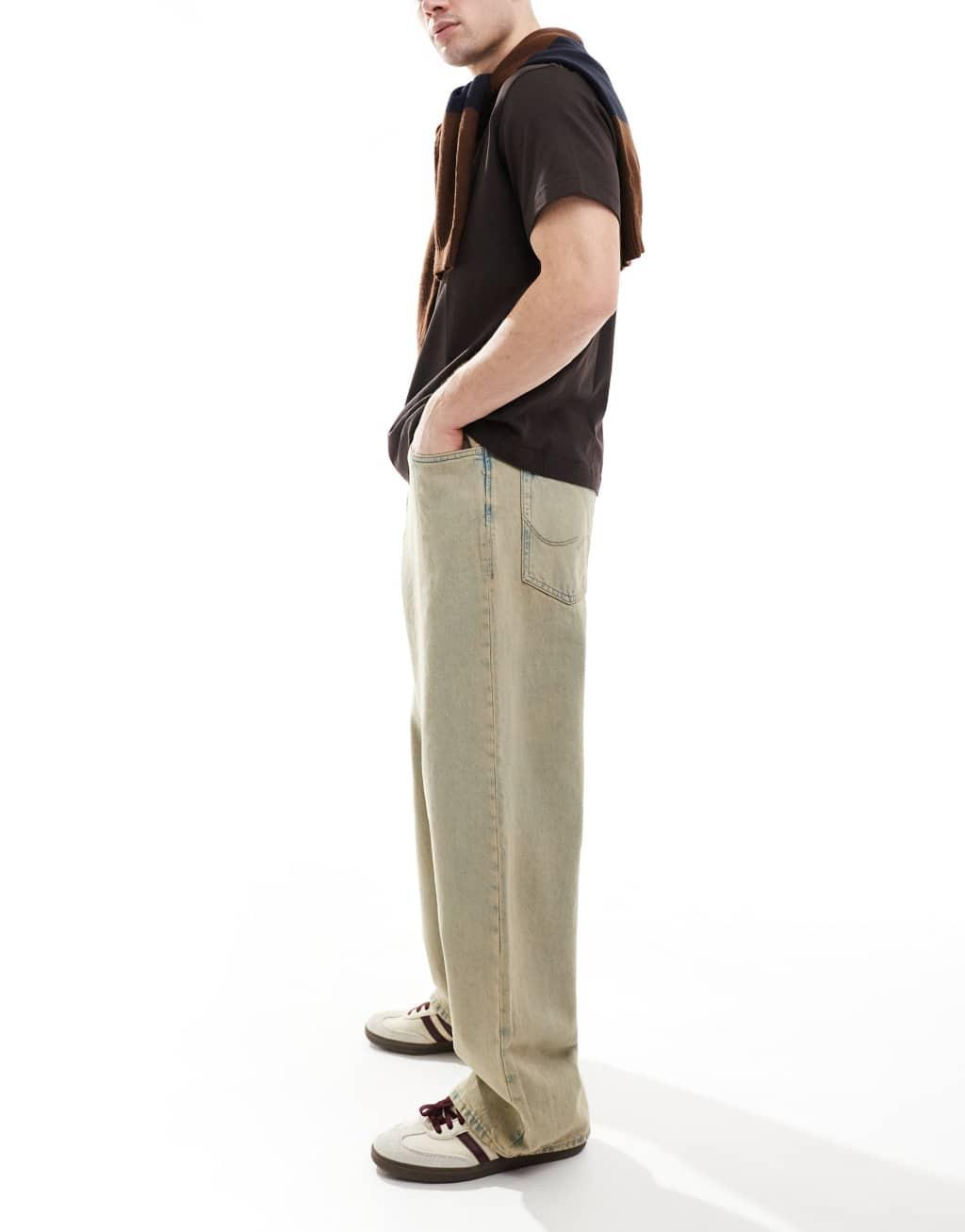 Jack & Jones Ron skater fit jeans in blue bleach wash Product Image