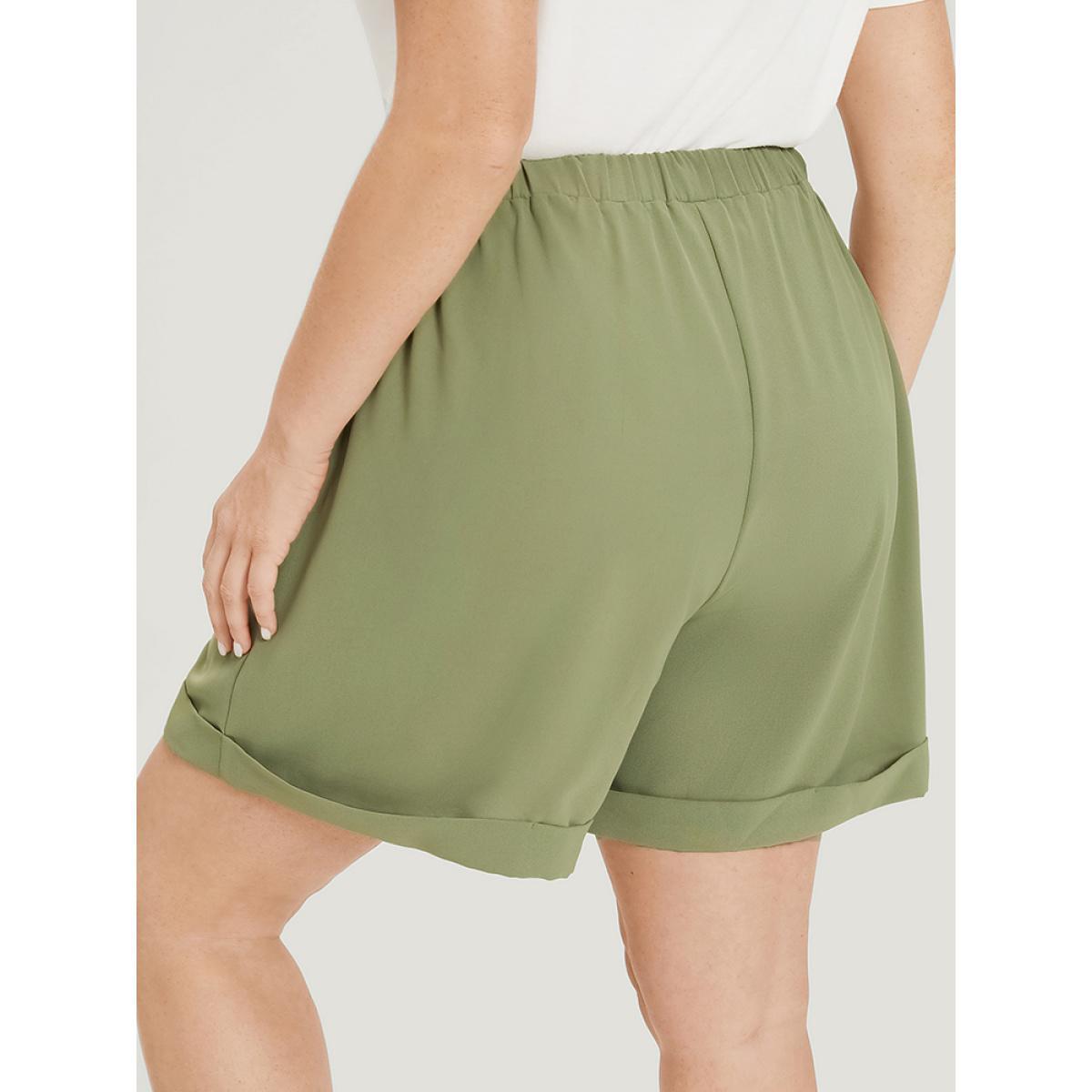 Plus Size Solid Pocket Pleated Roll Hem Elastic Waist Shorts Women Mint Elegant Plain Dailywear Shorts BloomChic 26/4X Product Image