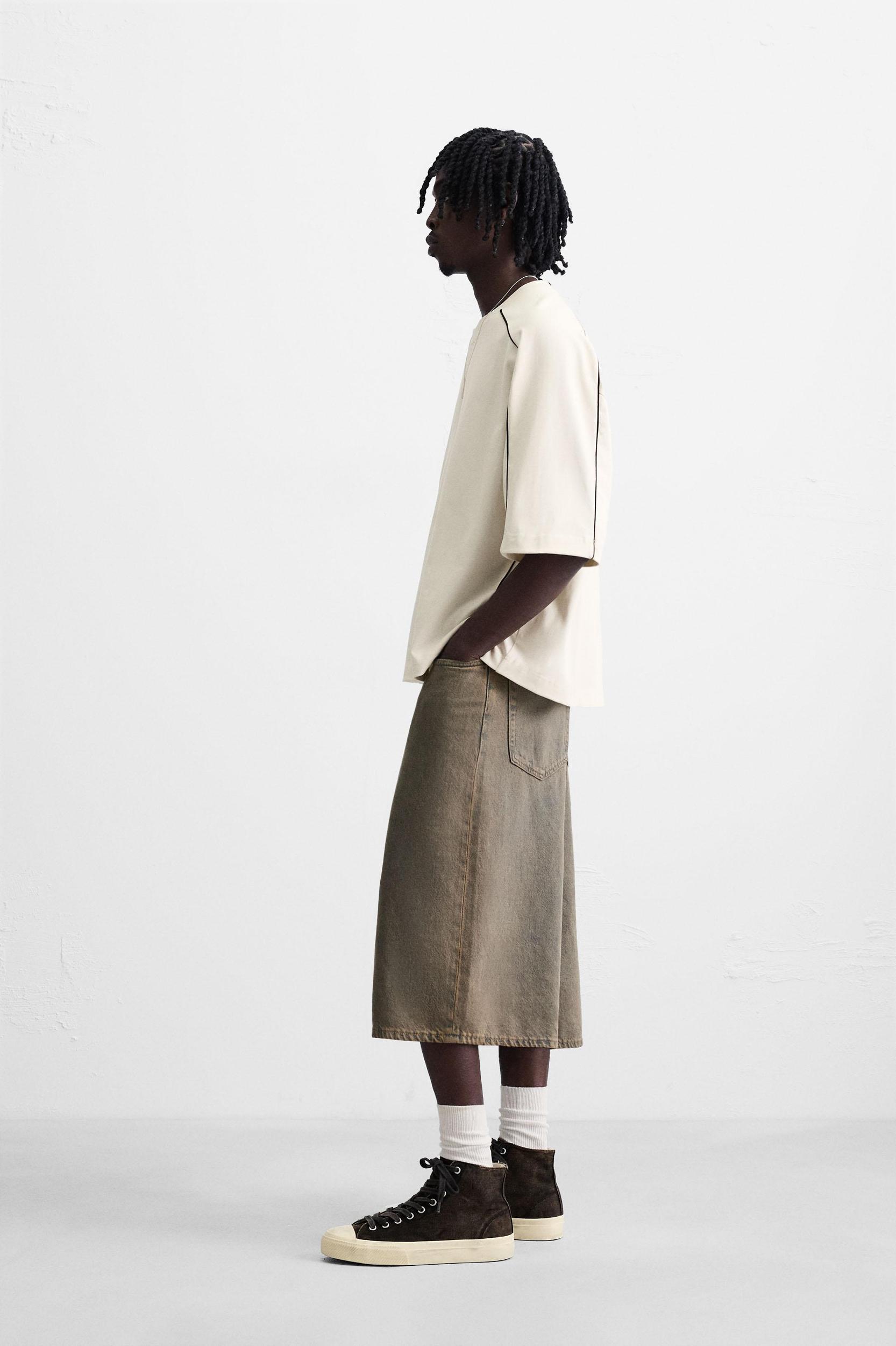CONTRASTING TRIM SWEATSHIRT Product Image