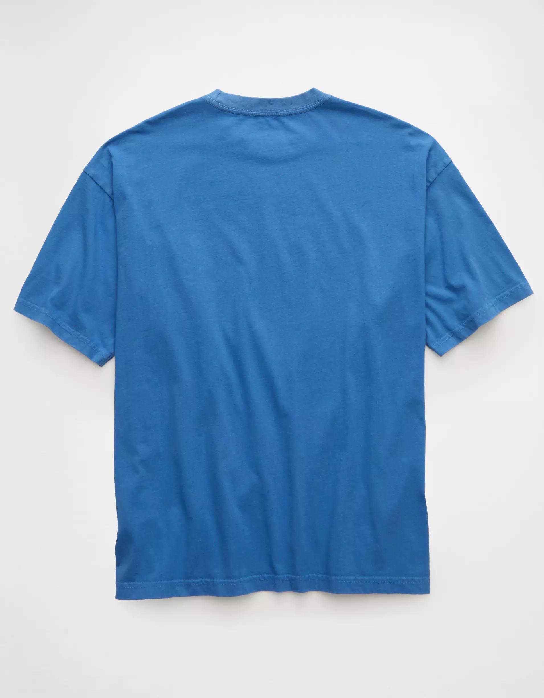 AE Boxy Snoopy Graphic T-Shirt Product Image