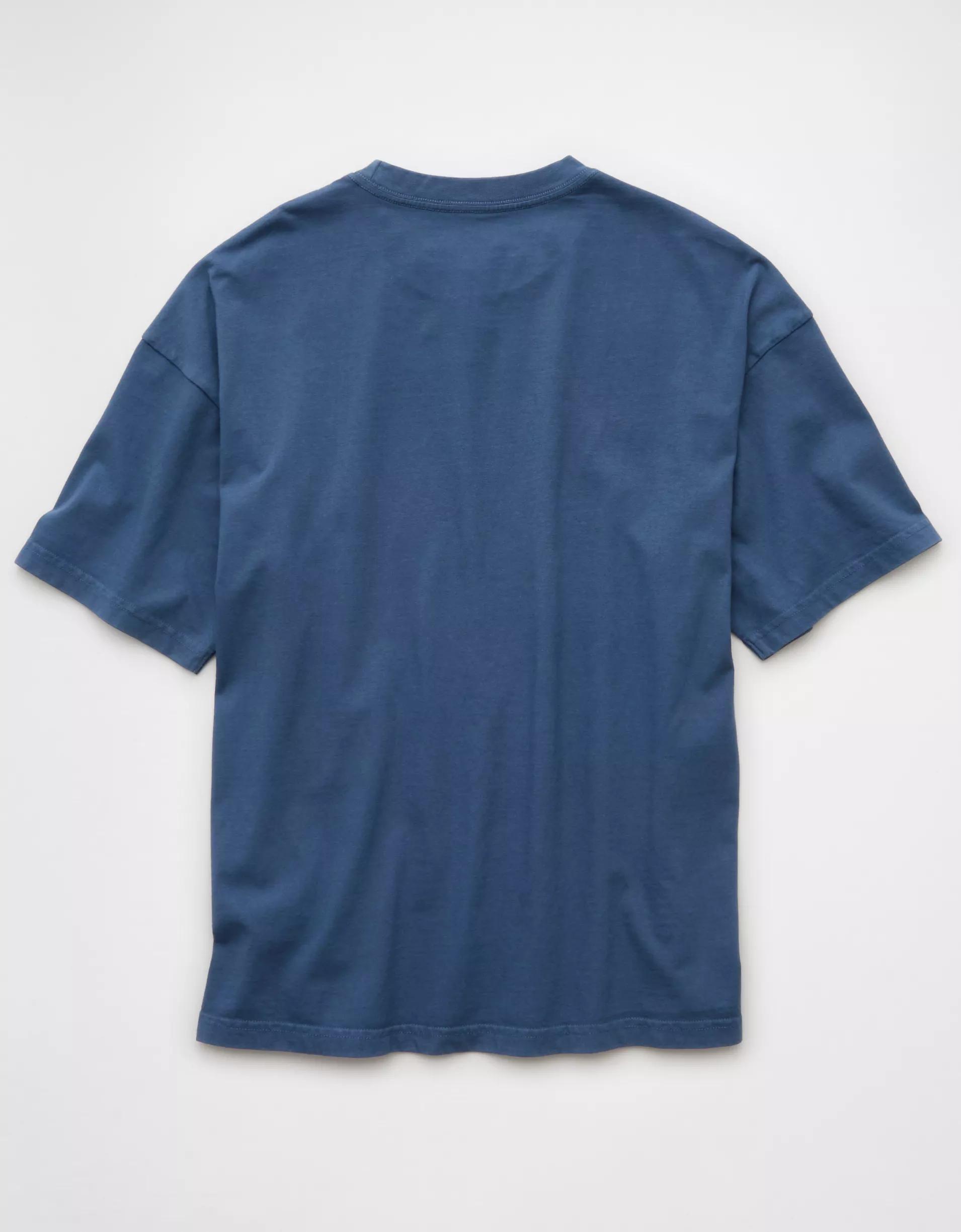 AE Boxy Snoopy Graphic T-Shirt Product Image