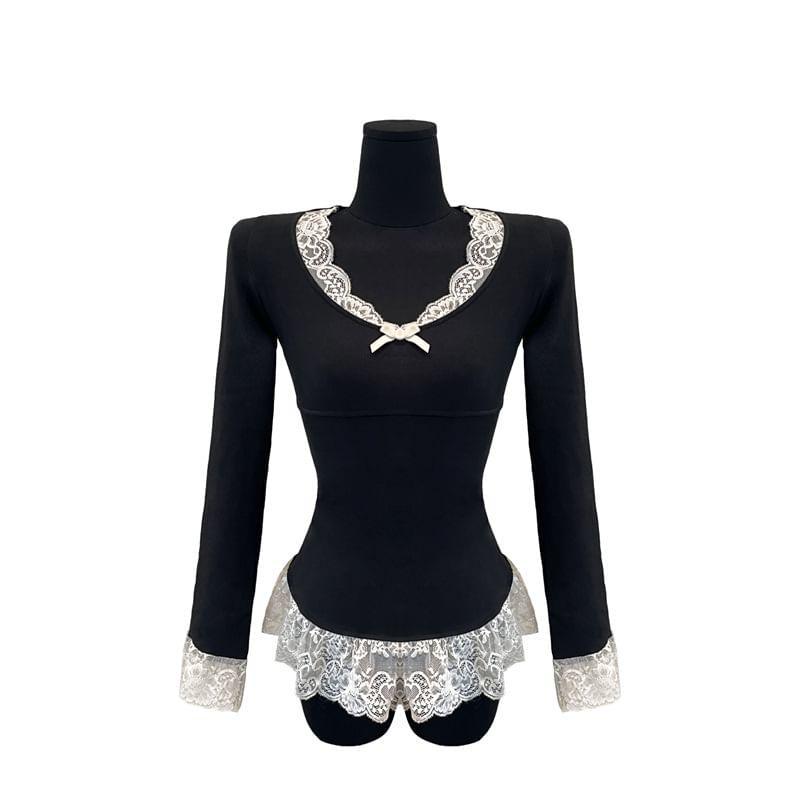 Plain Cable-Knit Cropped Cardigan / Long-Sleeve V-Neck Lace Trim T-Shirt Product Image