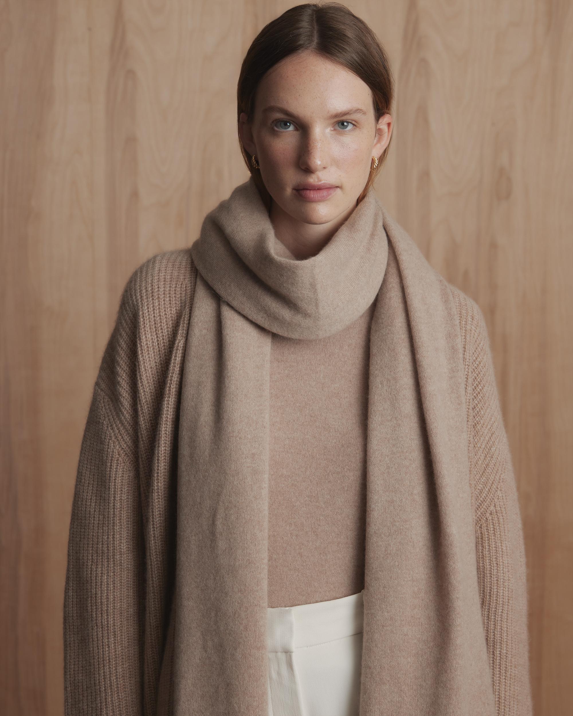 Quince | Women's Mongolian Spring Cashmere OverSized Boyfriend Cardigan Sweater Size XL Product Image
