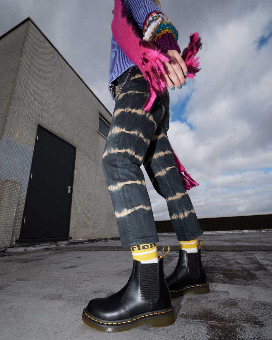 2976 Women's Smooth Leather Chelsea Boots Product Image