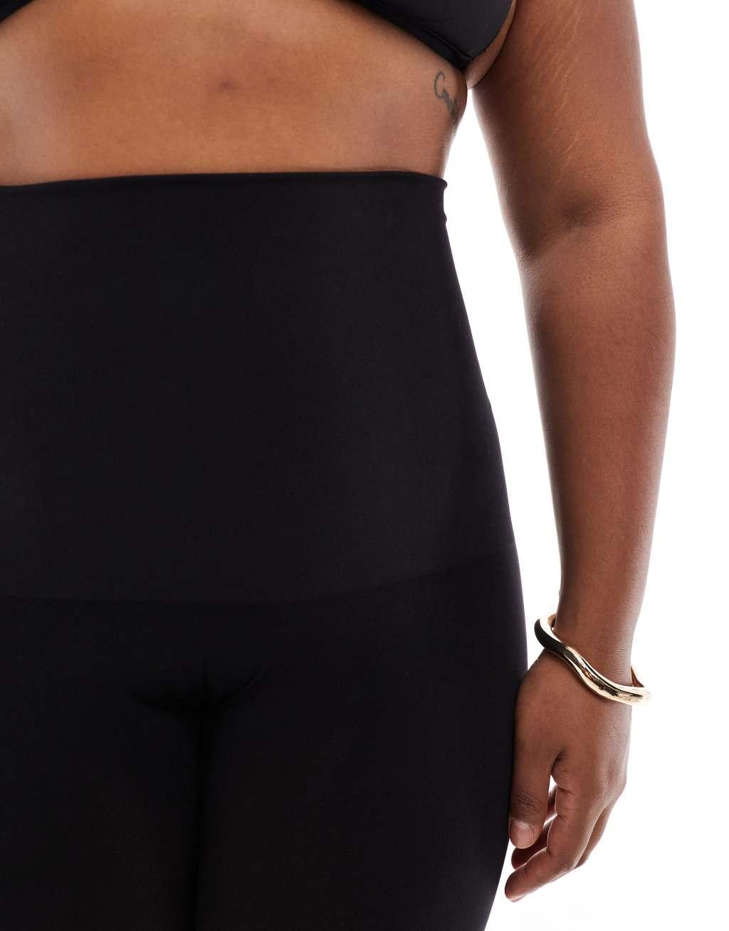 Vero Moda Curve seamless shape shorts in black Product Image
