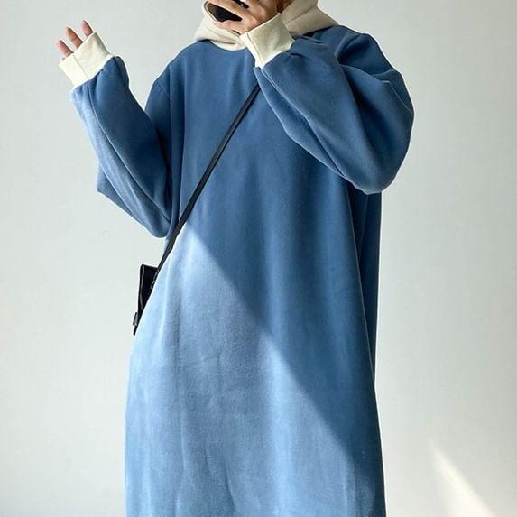 Puff-Sleeve Two-Tone Midi Hoodie Dress Product Image