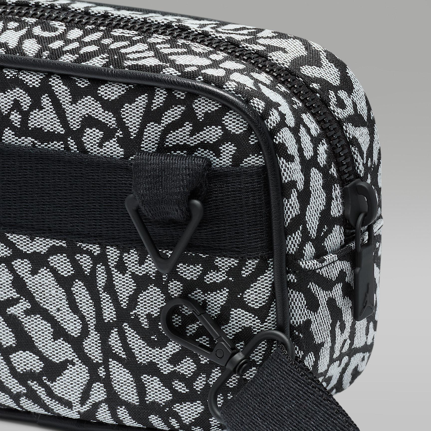 Jordan Icon Camera Bag (1.6L) Product Image