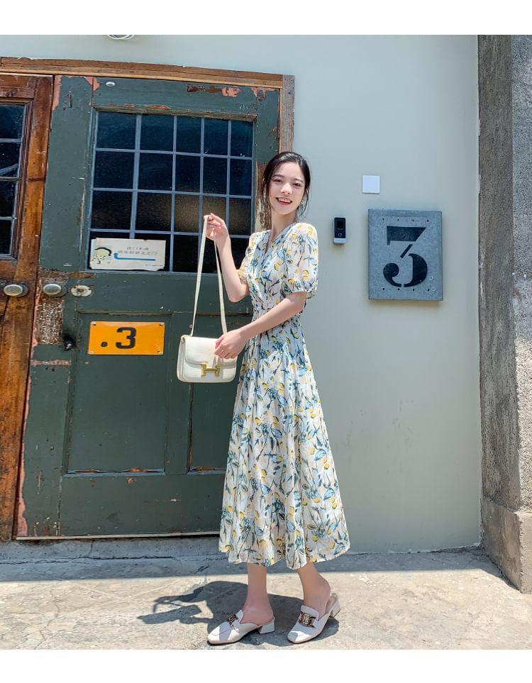 Short-Sleeve V-Neck Floral Midi A-Line Dress Product Image