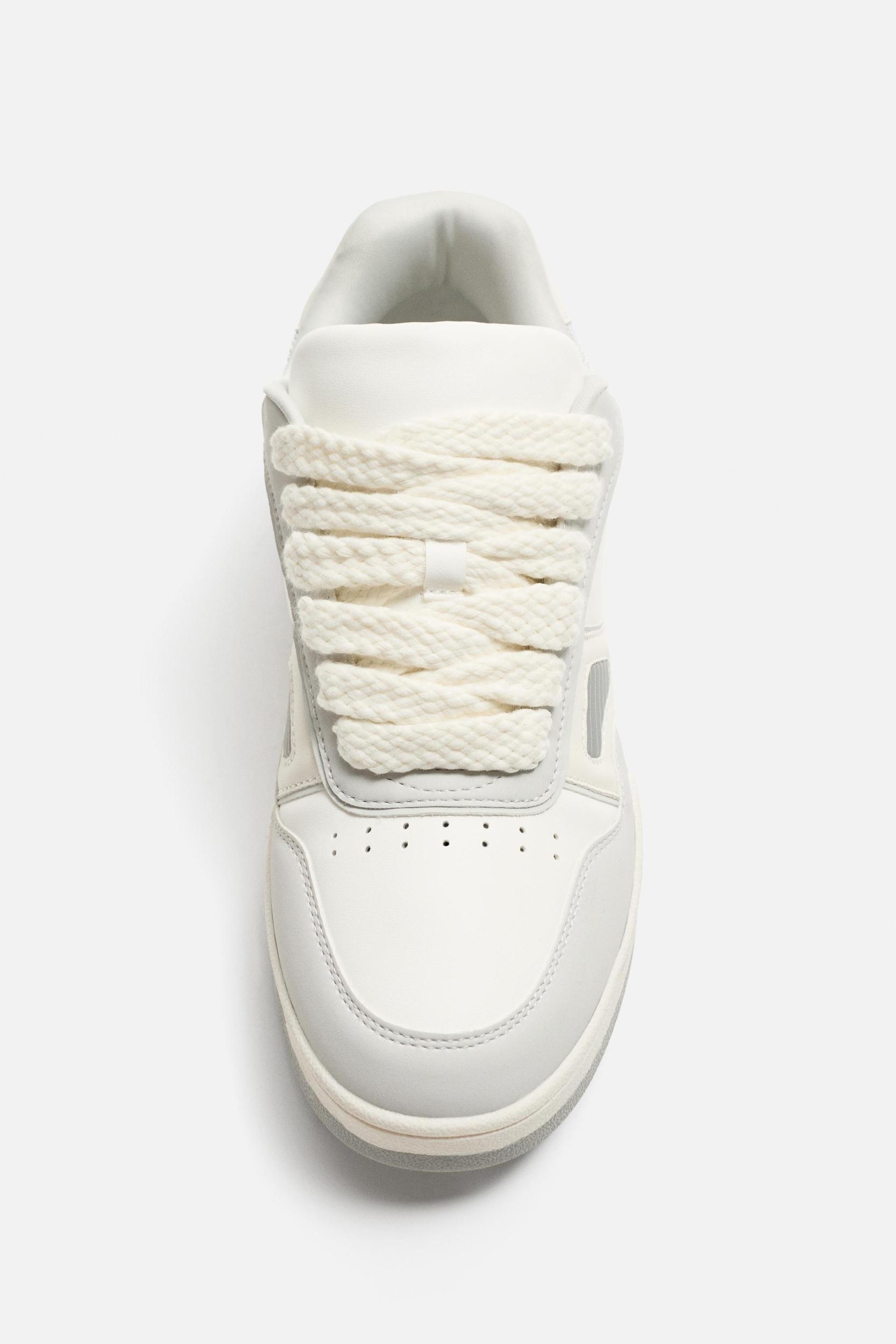 SKATE SNEAKERS Product Image
