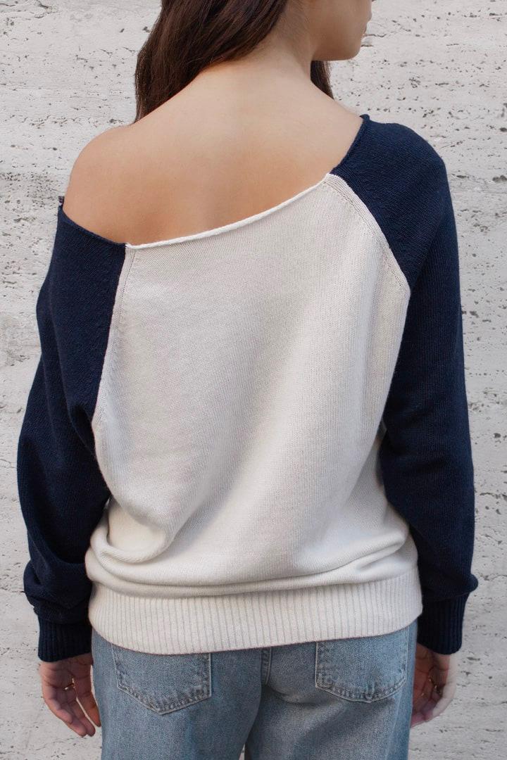 Boat neck star sweater Product Image
