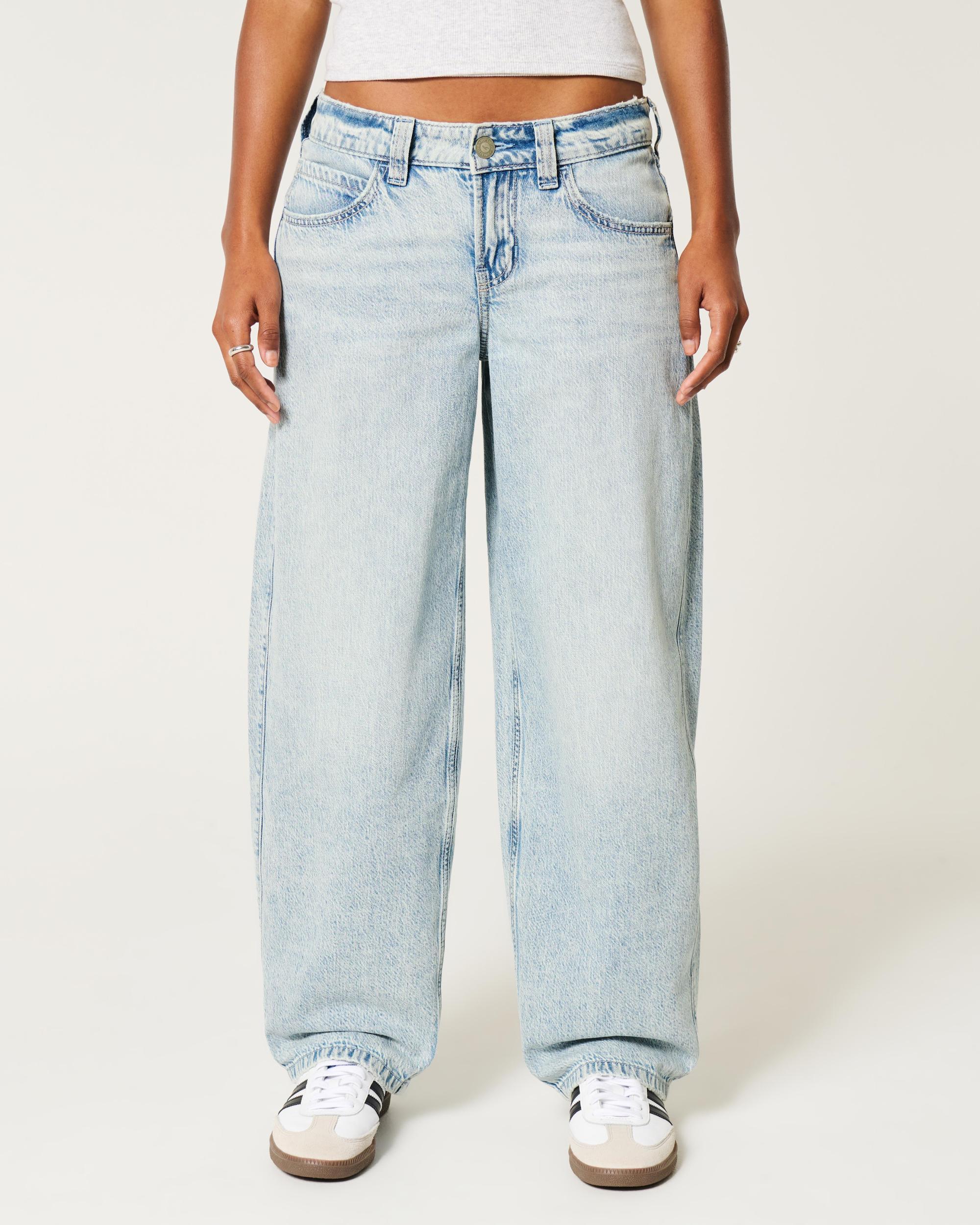 Low-Rise Light Wash Tapered Baggy Jeans Product Image