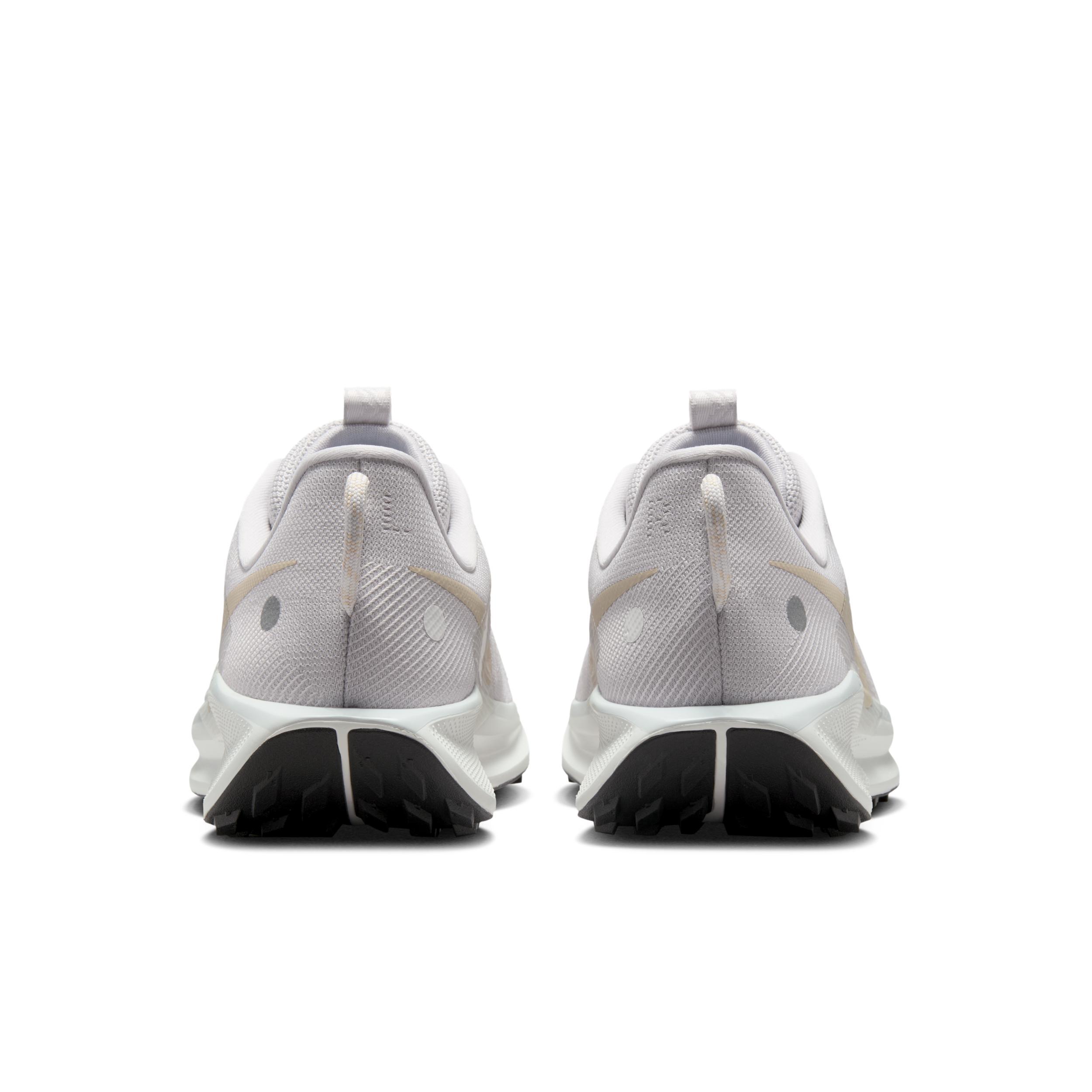 Nike Men's Pegasus Trail 5 Trail Running Shoes Product Image