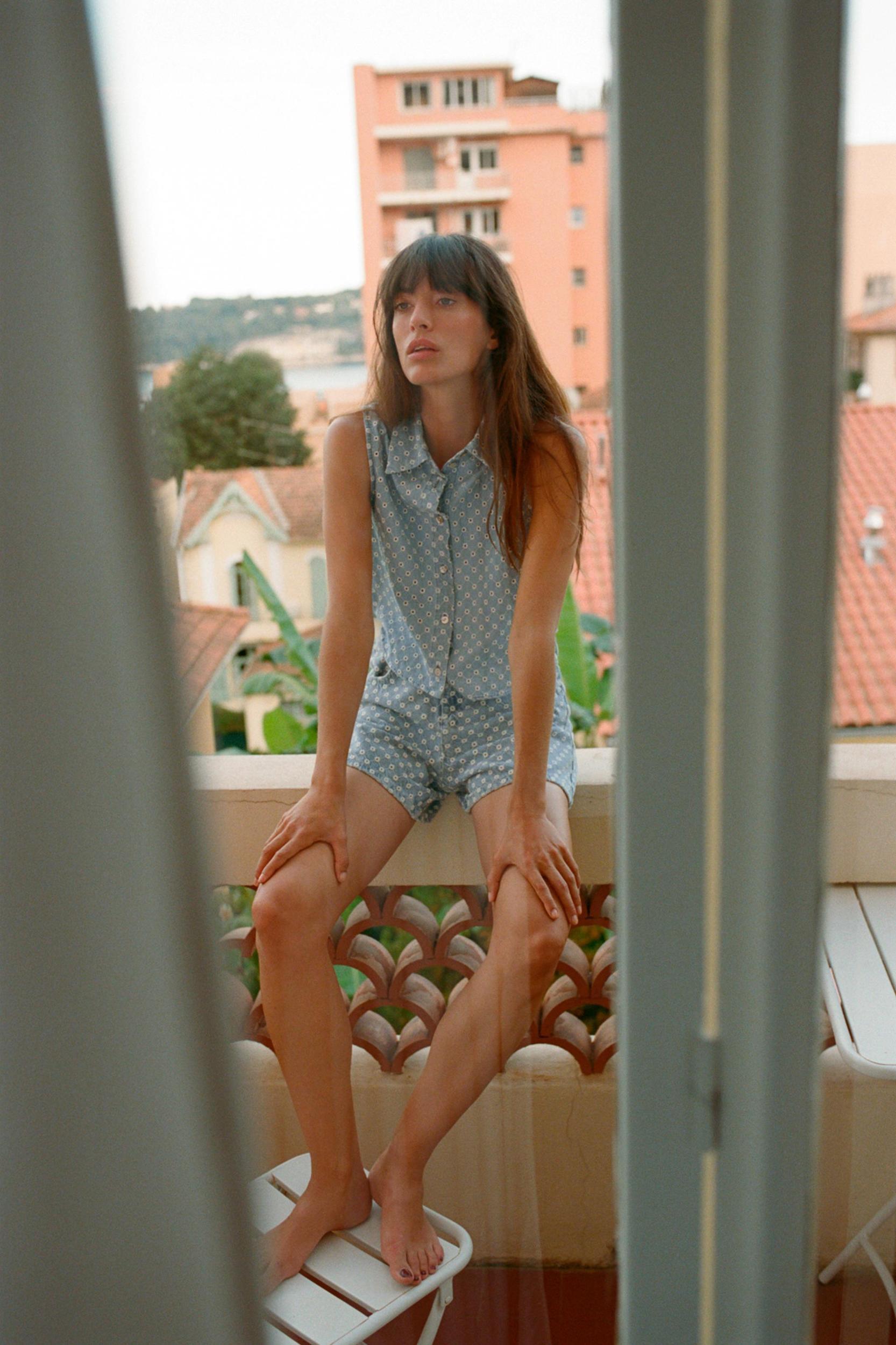 OPENWORK EMBROIDERY DENIM SHORTS Z1975 Product Image
