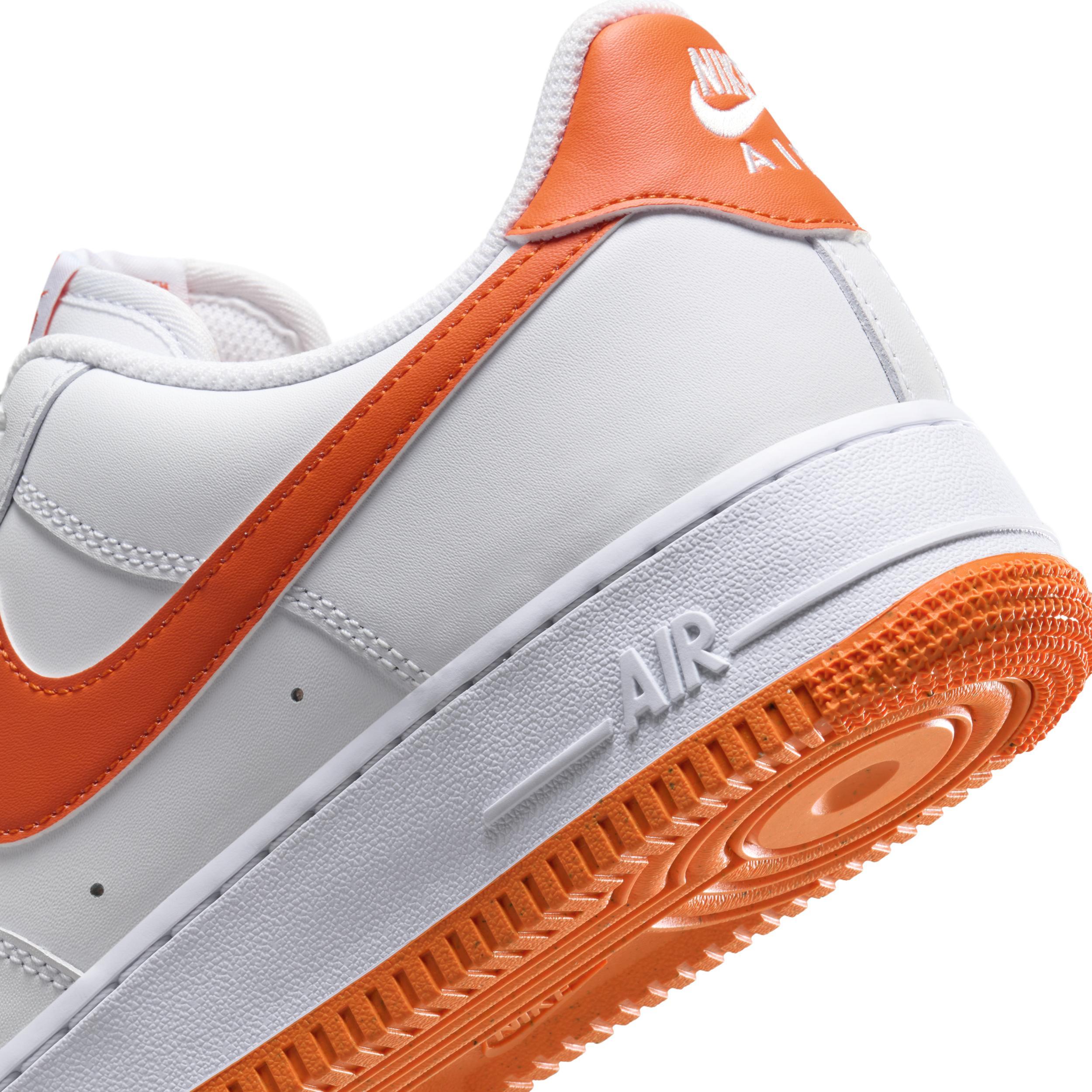 Nike Men's Air Force 1 '07 LV Shoes Product Image