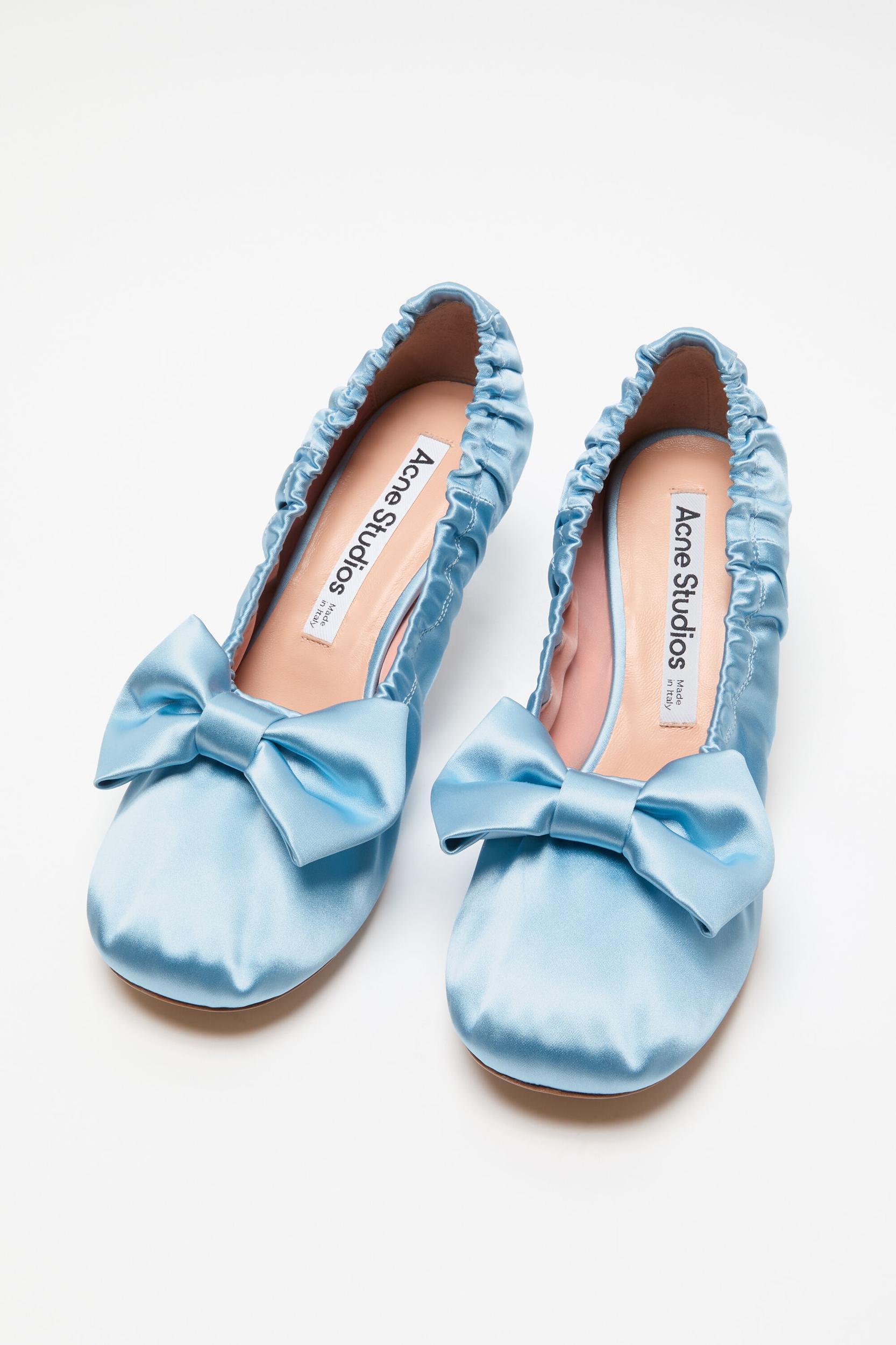 Satin bow heels Product Image