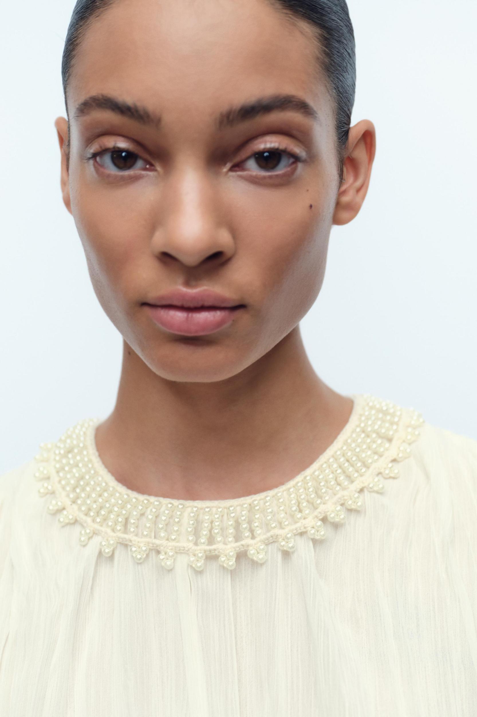 PEARL COLLAR TOP Product Image