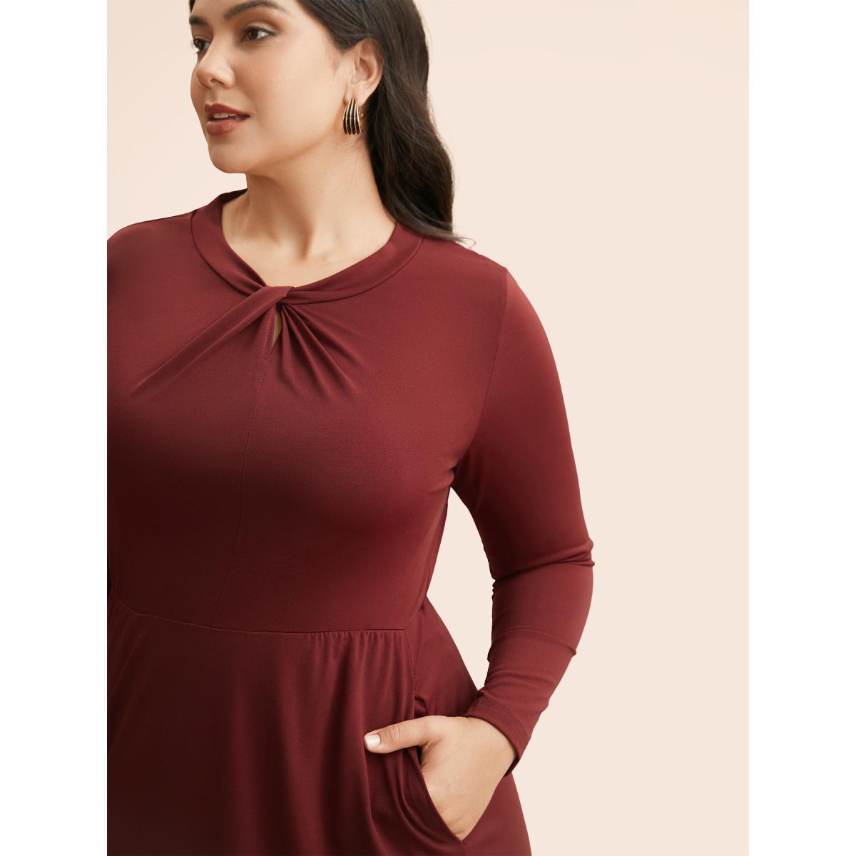Plus Size Plain Twist Neck Midi Dress Burgundy Women At the Office Twist Asymmetrical Neck Long Sleeve Curvy BloomChic 22-24/3X Product Image