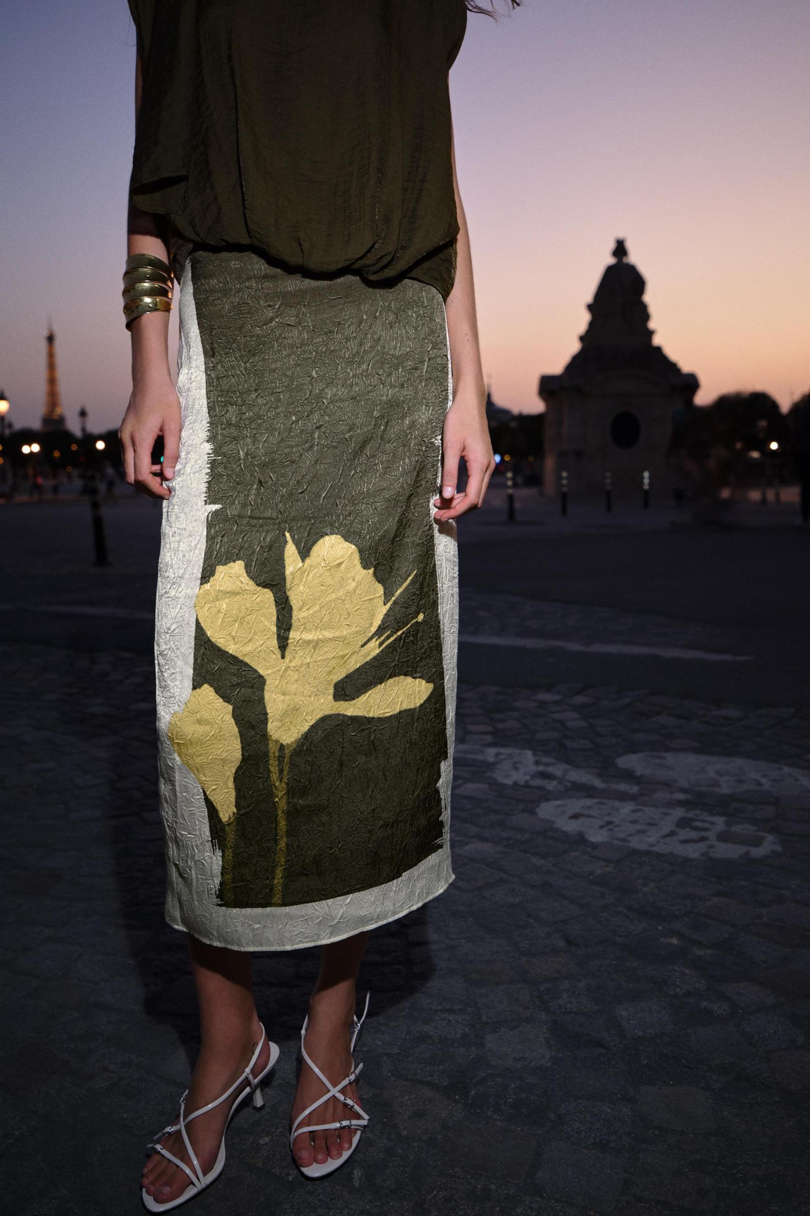 PRINTED WRINKLED EFFECT MIDI SKIRT Product Image