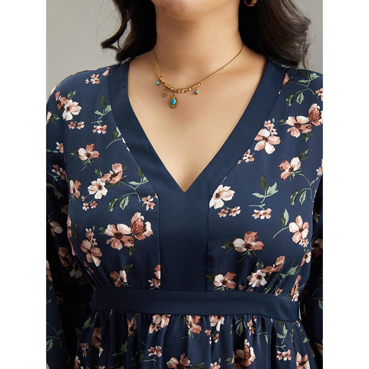 Plus Size Floral Print Elastic Waist Split Hem Dress Indigo Women Vacation Printed V-neck Long Sleeve Curvy Midi Dress BloomChic 26/4X Product Image