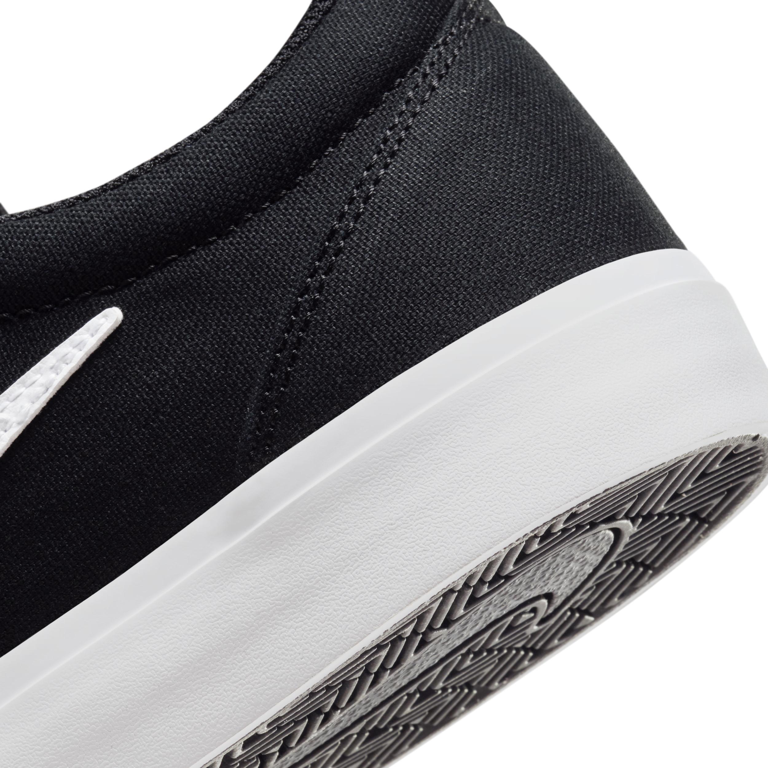 Nike SB Charge Canvas Skate Shoes Product Image
