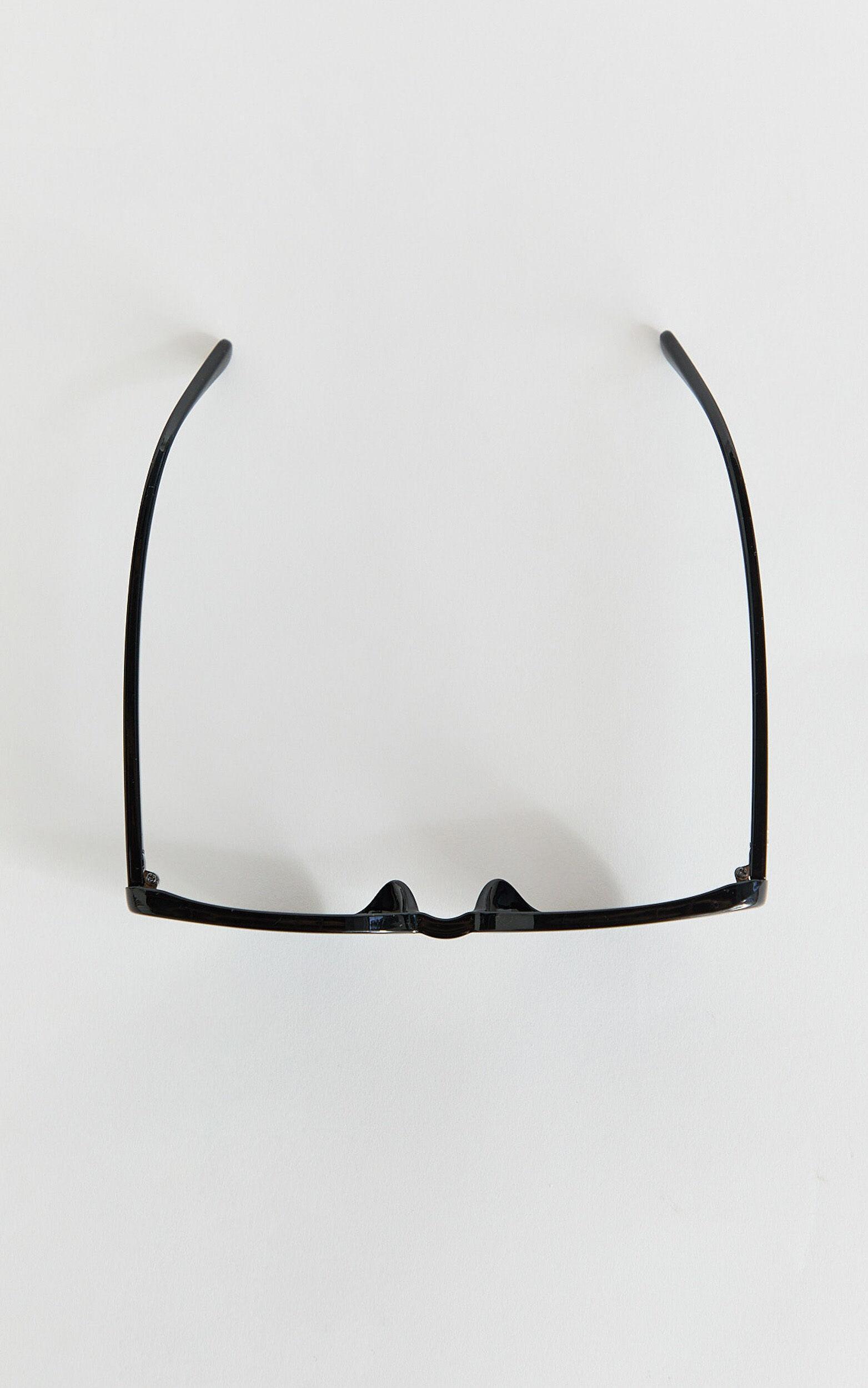 Yvette Sunglasses - Cat Eye Sunglasses in Black Product Image