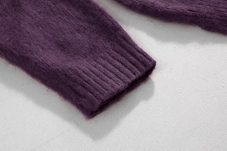 RT No. 10402 KNITTED PULLOVER SWEATER Product Image