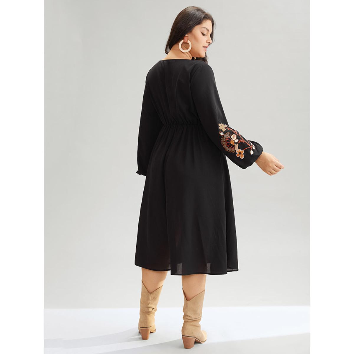 Plus Size Floral Embroidered Ruched Square Neck Dress Black Women Vacation Elastic cuffs Square Neck Long Sleeve Curvy Midi Dress BloomChic 12/L Product Image