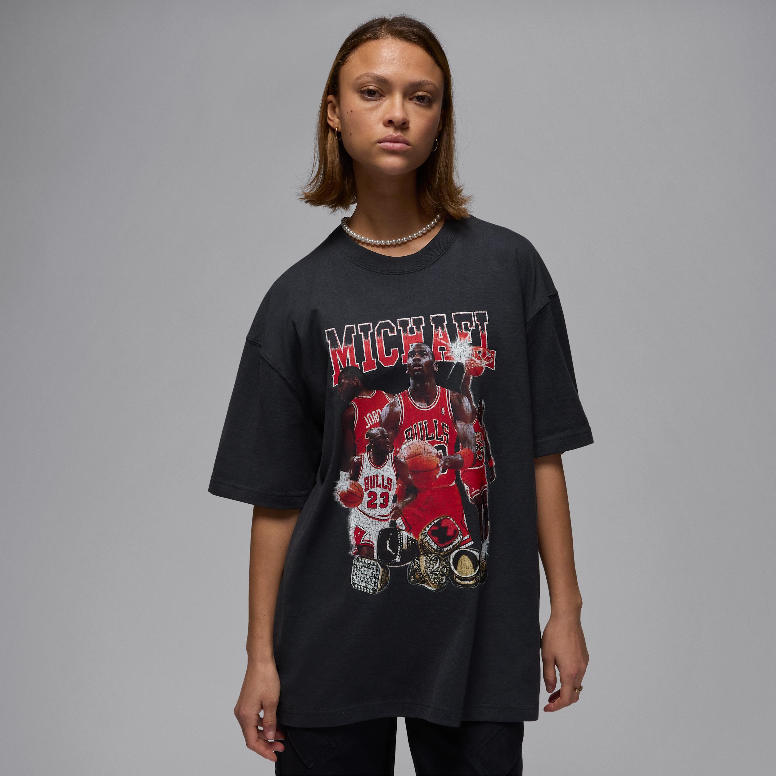Women's Jordan Oversized Short-Sleeve Graphic T-Shirt Product Image