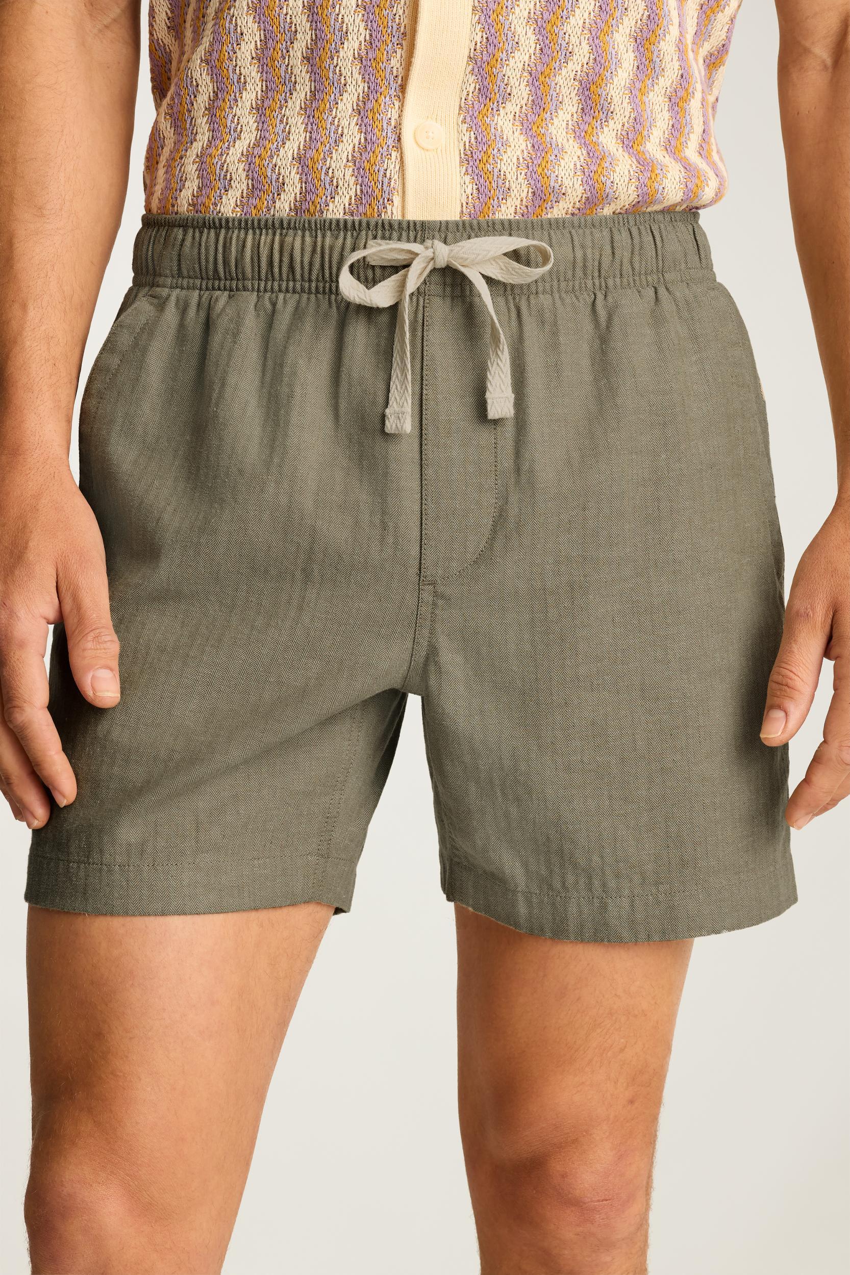 Nomad Short Product Image