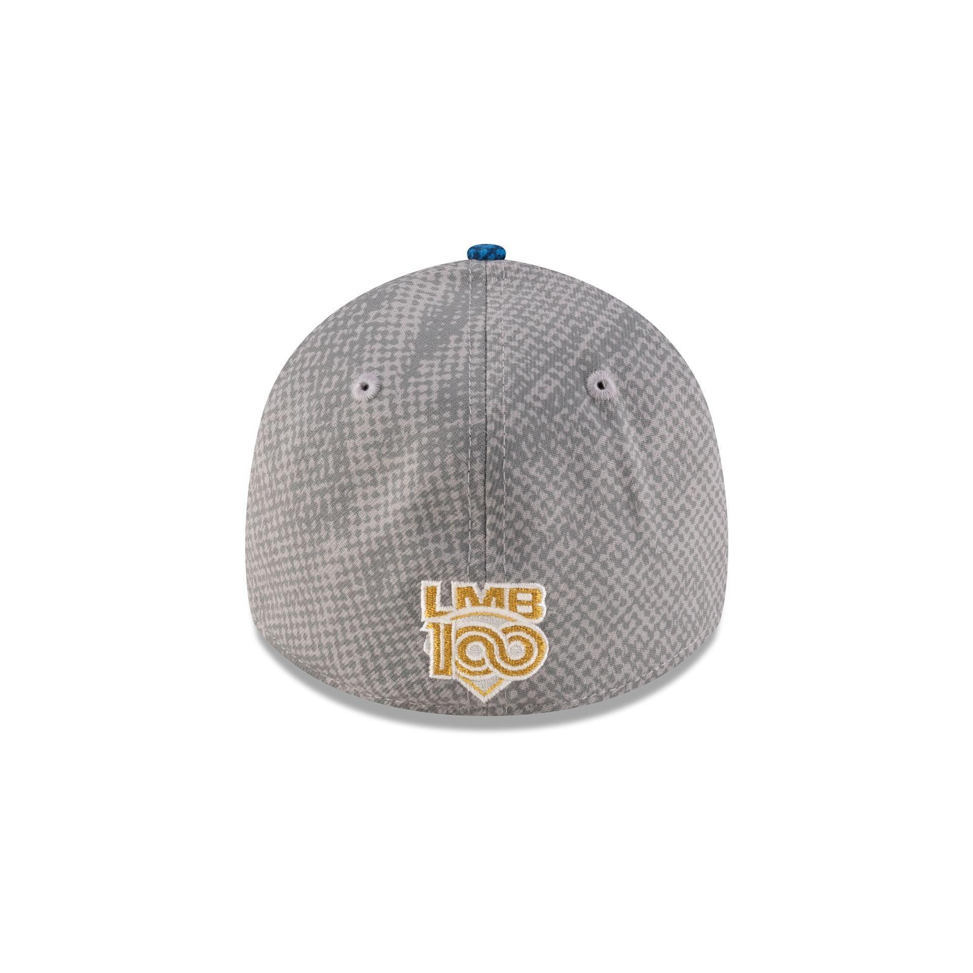 Dominican Republic Red Alt 9FORTY Snapback Hat Male Product Image