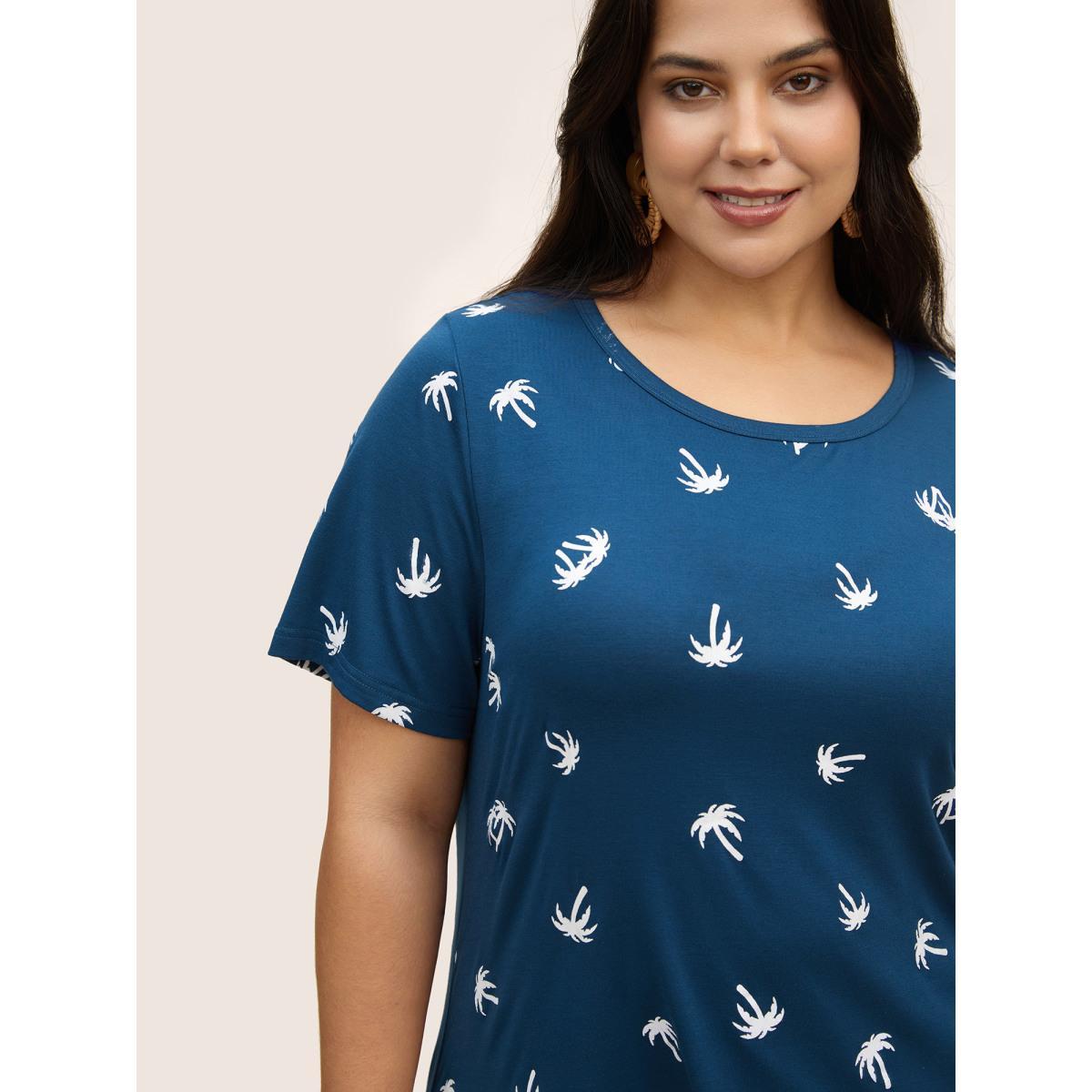 Plus Size Coconut Tree Print Round Neck T-shirt Indigo Women Resort Contrast Natural Flowers Round Neck Vacation T-shirts BloomChic 10/M Product Image
