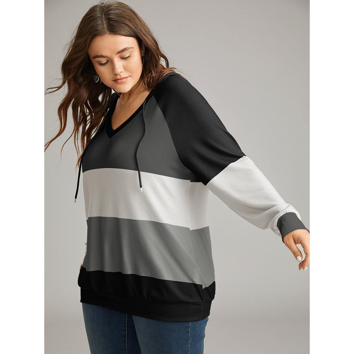 Plus Size Colorblock Contrast Hooded Drawstring Sweatshirt Women Gray Casual Contrast Hooded Dailywear Sweatshirts BloomChic 28/5X Product Image
