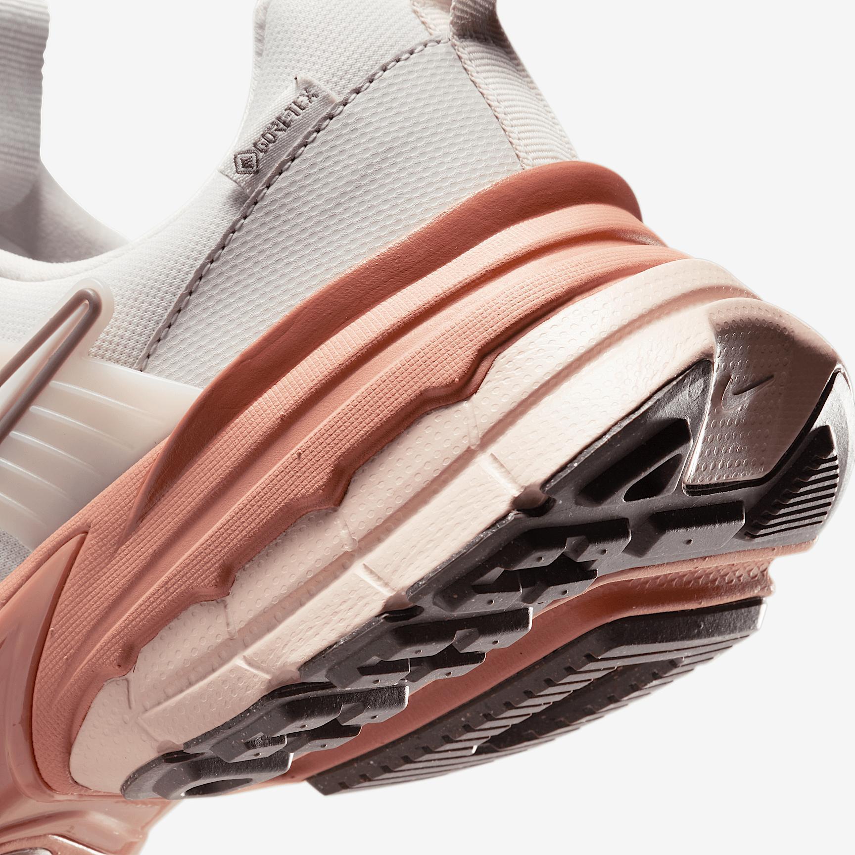 Nike Women's V2K Run GORE-TEX Waterproof Shoes Product Image
