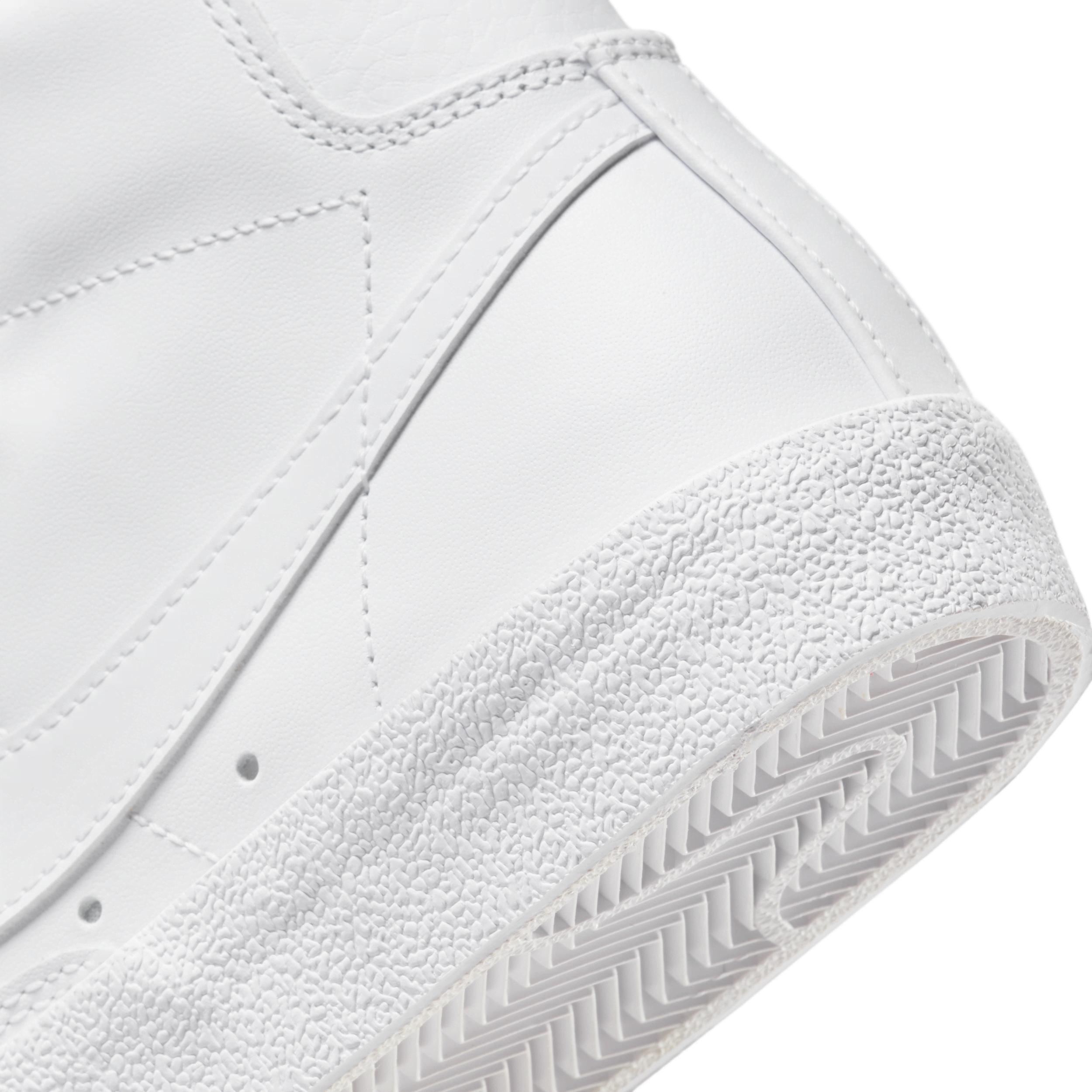 Nike Womens Blazer Mid 77 Shoes Product Image